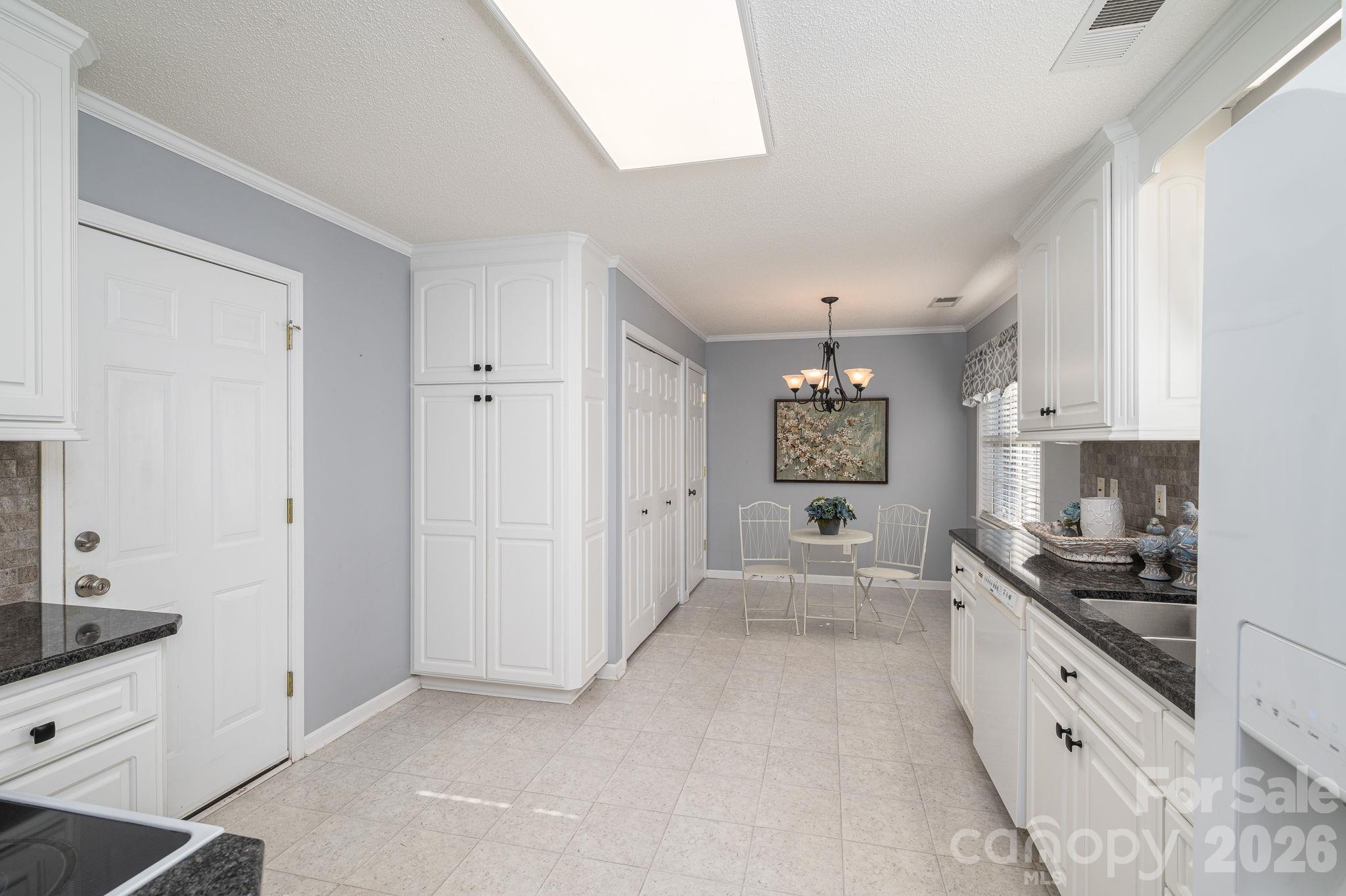 Condominium at 559 Queen Brogan Court, Gastonia, photo 14 of 32