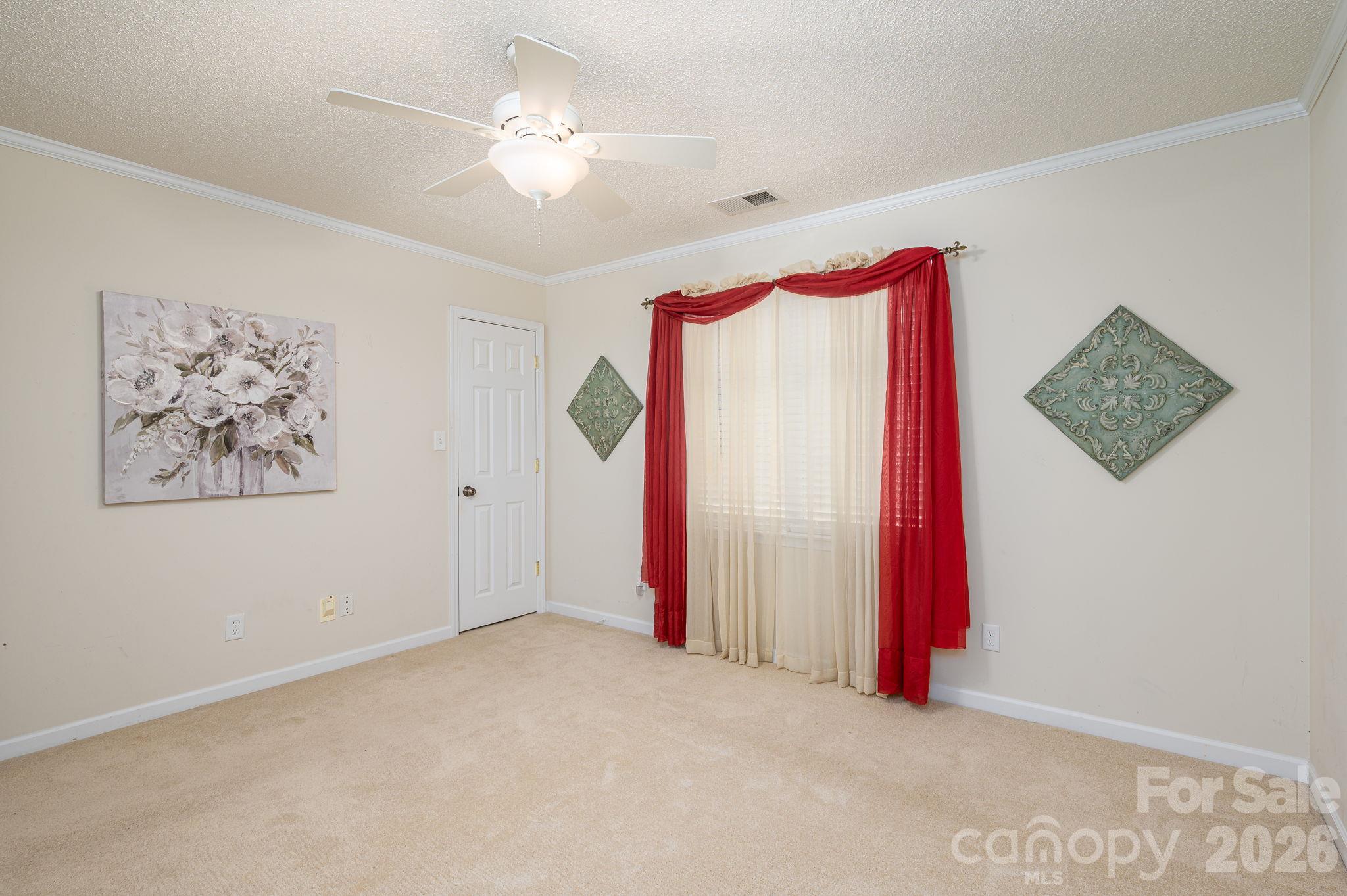 Condominium at 559 Queen Brogan Court, Gastonia, photo 21 of 32