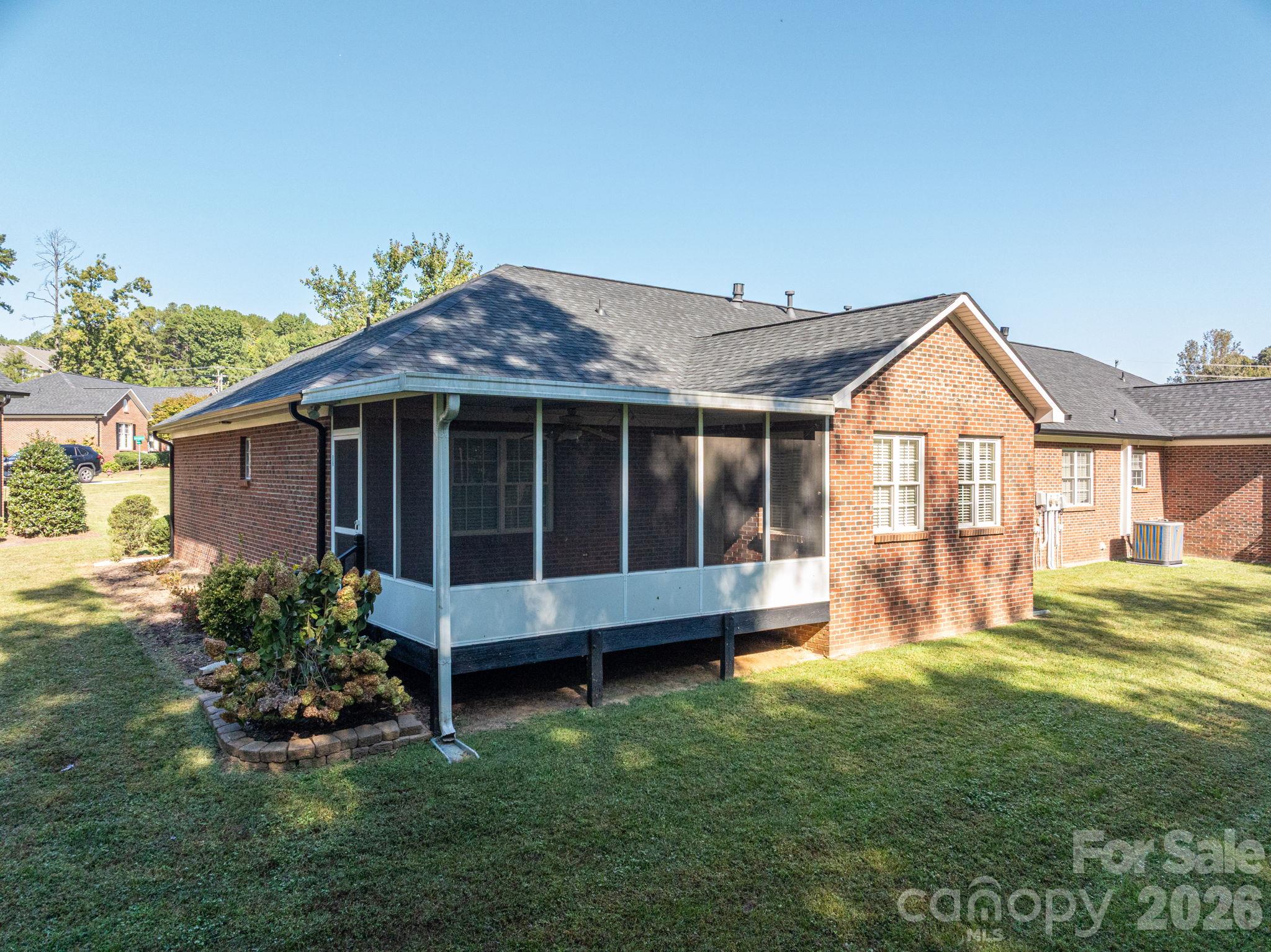 Condominium at 559 Queen Brogan Court, Gastonia, photo 28 of 32