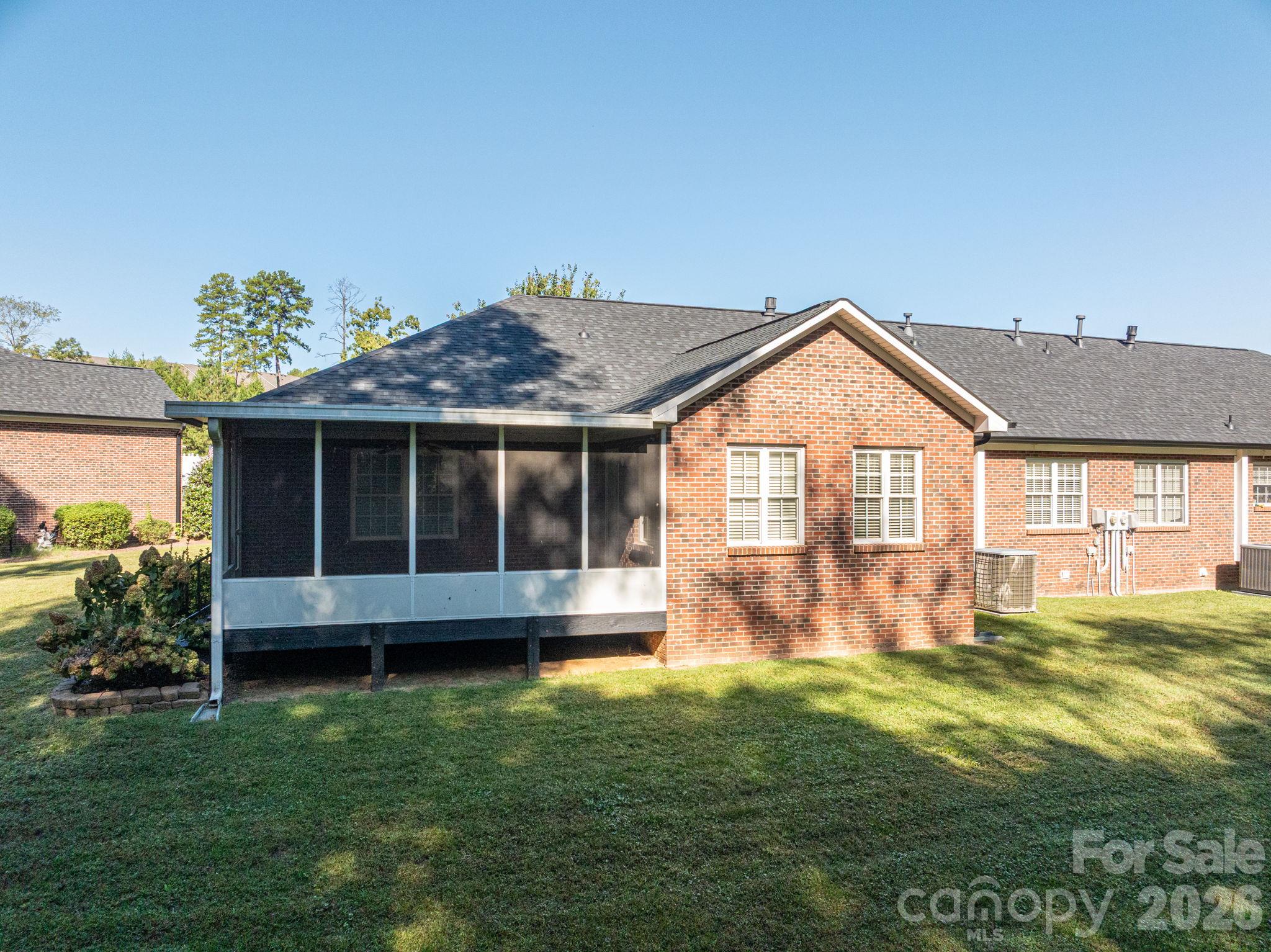 Condominium at 559 Queen Brogan Court, Gastonia, photo 29 of 32