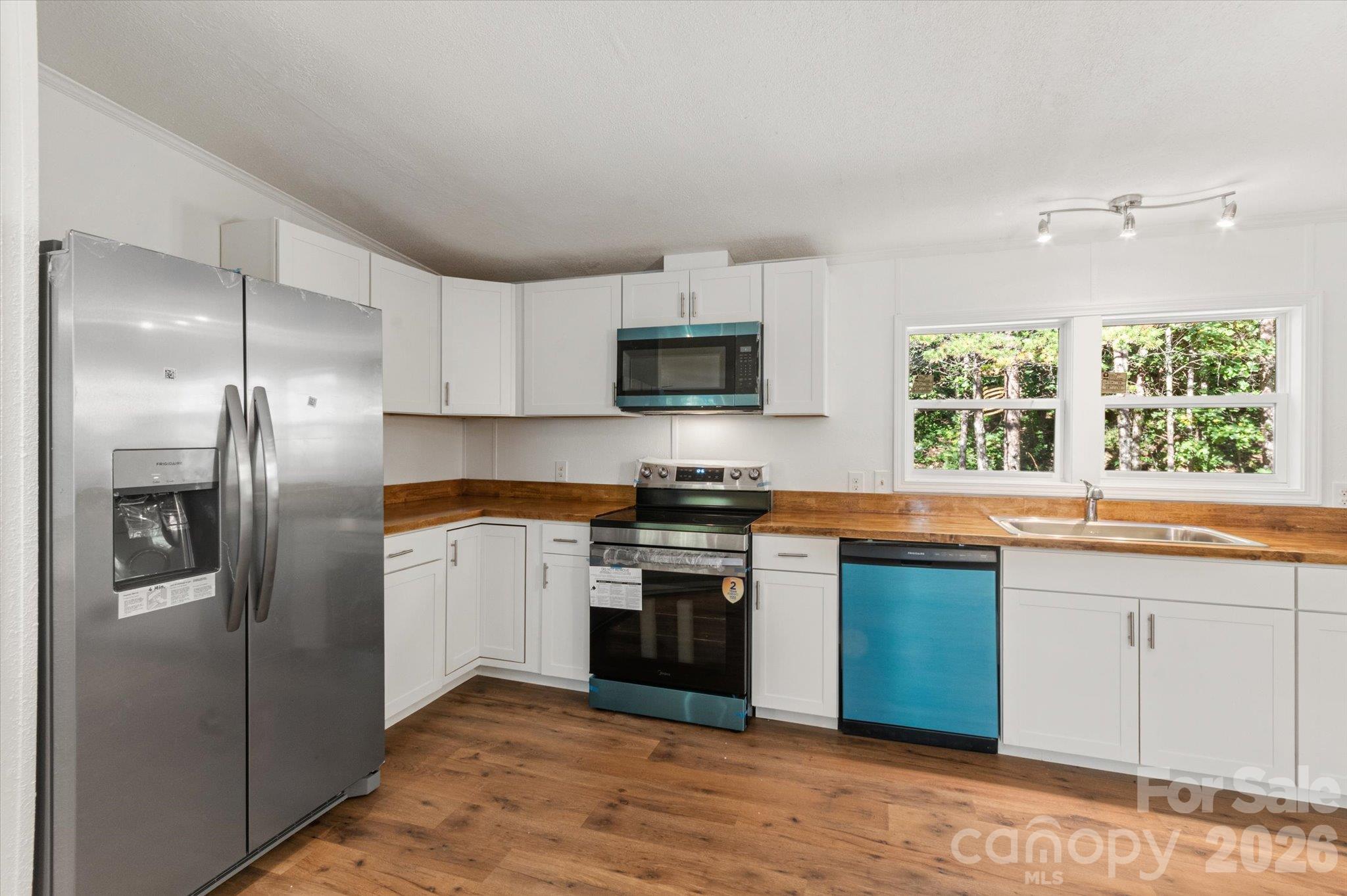 Single Family Residence at 127 Pinnacle Heights Drive, Nebo, photo 18 of 46