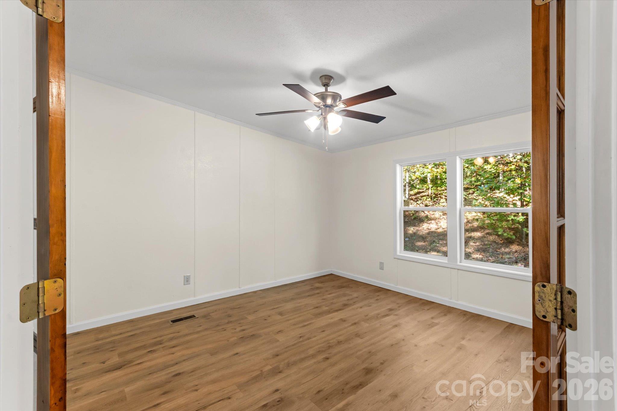 Single Family Residence at 127 Pinnacle Heights Drive, Nebo, photo 28 of 46