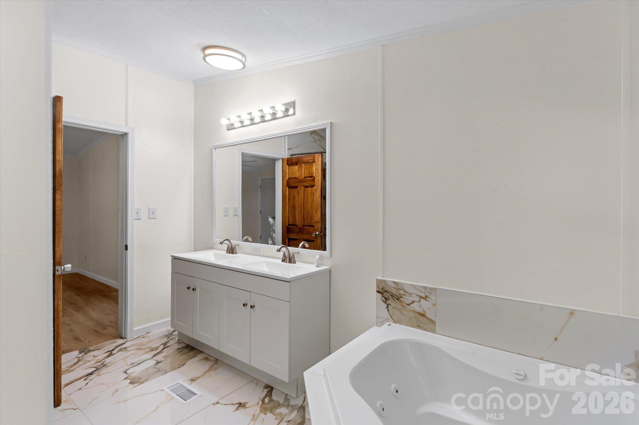 Single Family Residence at 127 Pinnacle Heights Drive, Nebo, photo 36 of 46