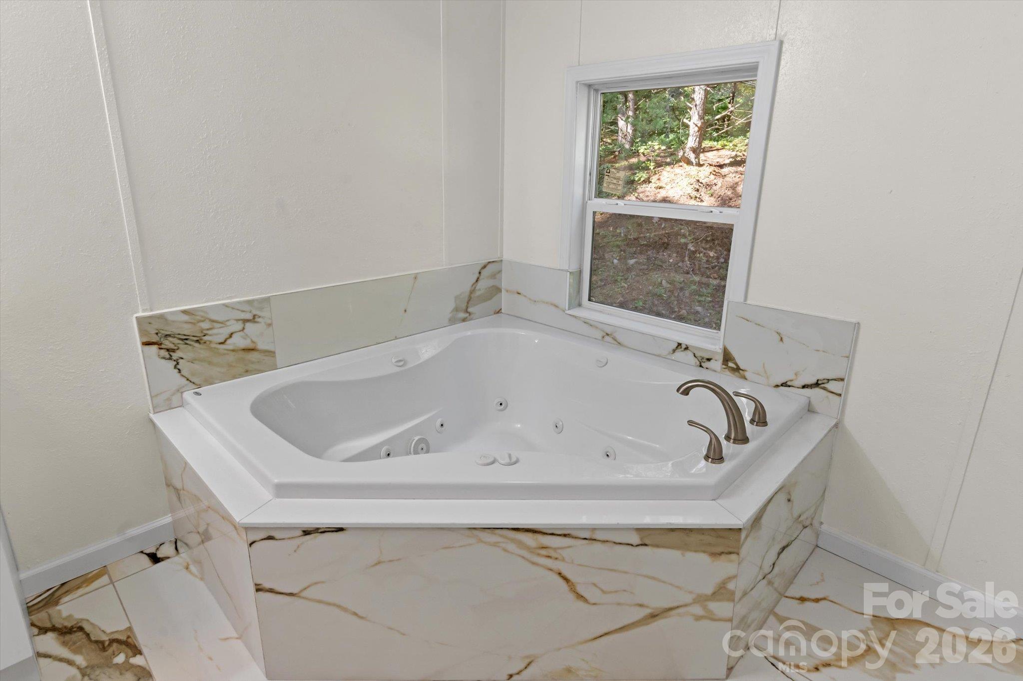 Single Family Residence at 127 Pinnacle Heights Drive, Nebo, photo 37 of 46