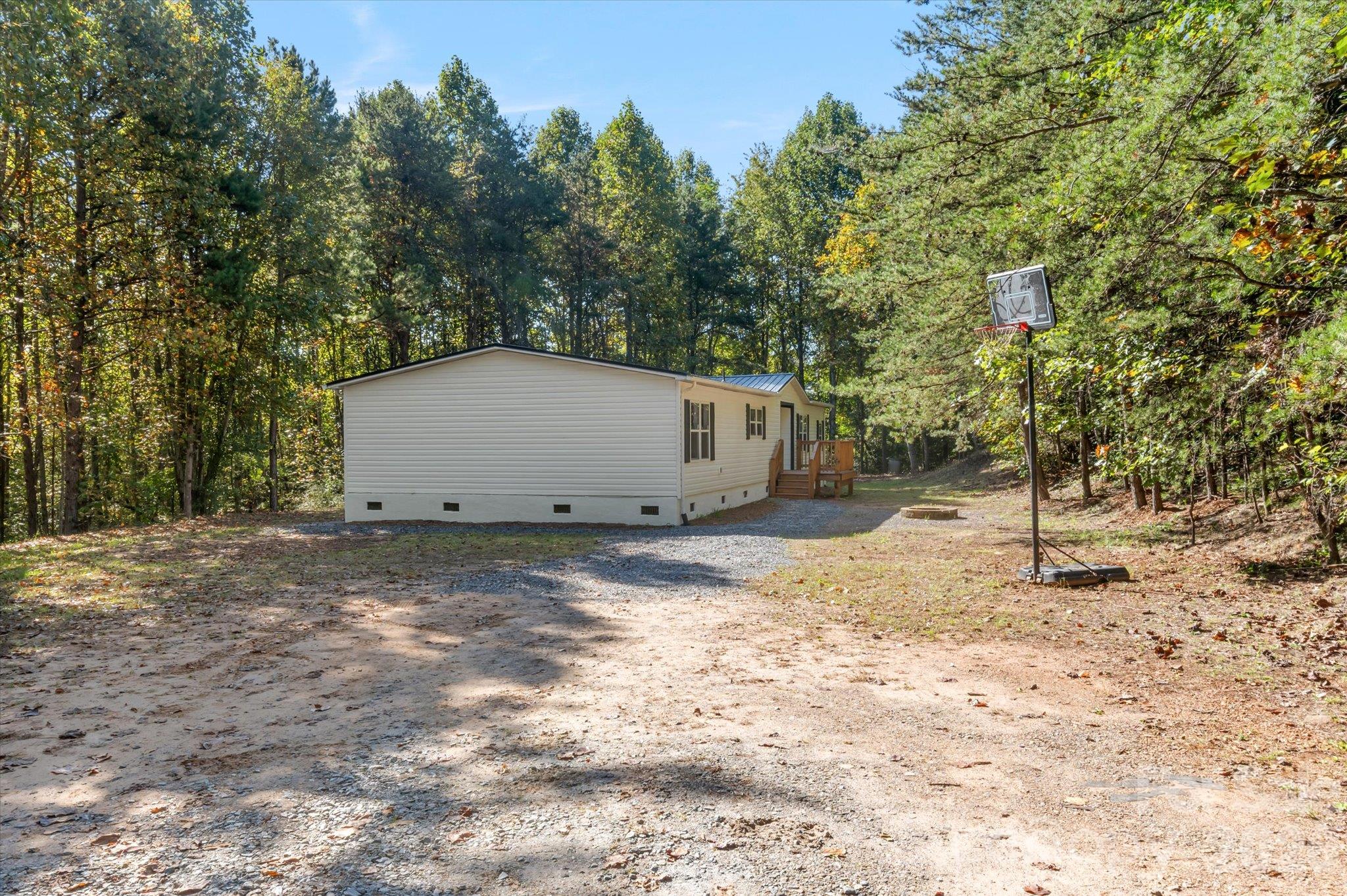 Single Family Residence at 127 Pinnacle Heights Drive, Nebo, photo 40 of 46