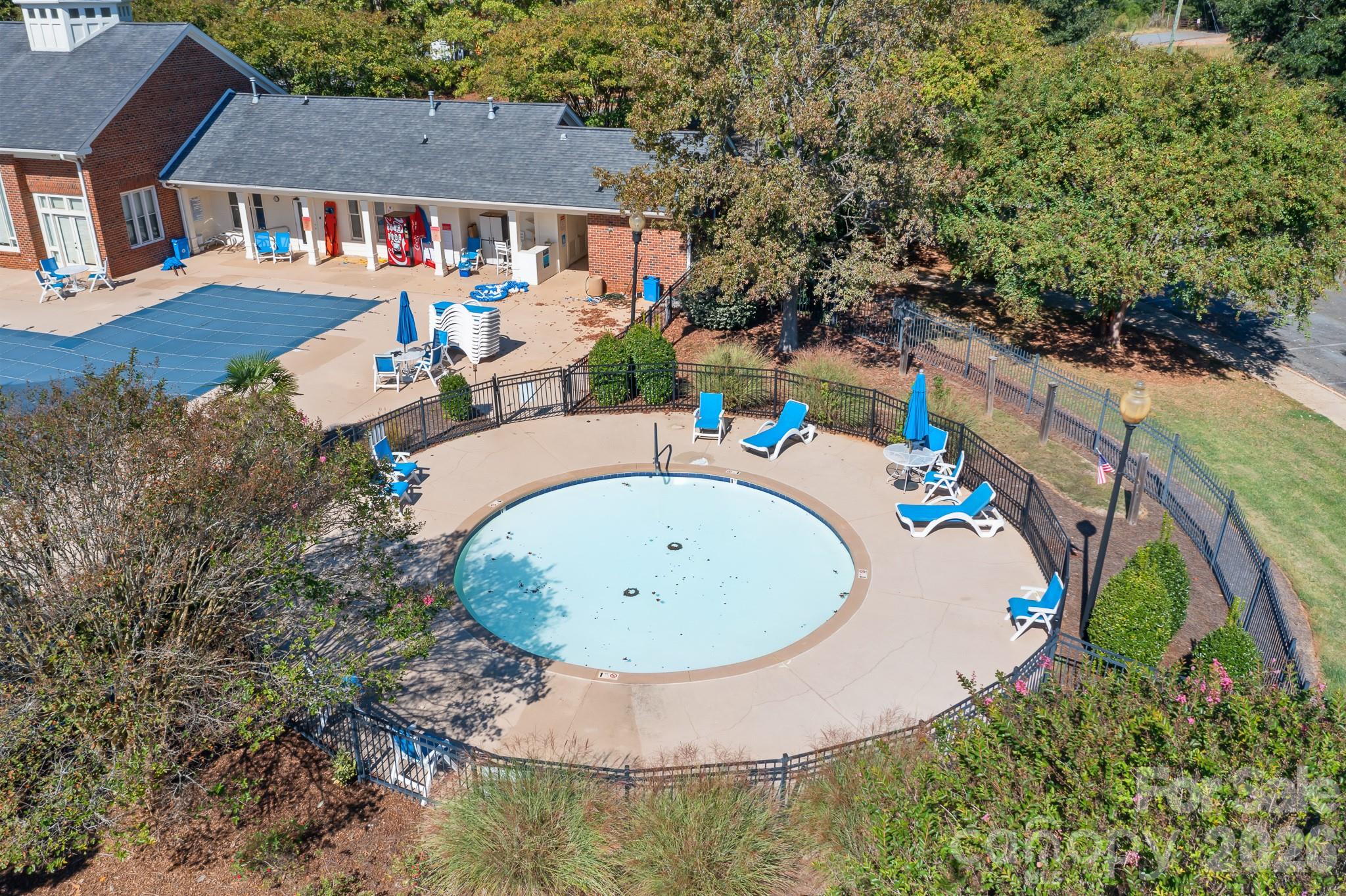 Family pool shallow swimming/playing. - 4126 Medford Drive NW, Concord
