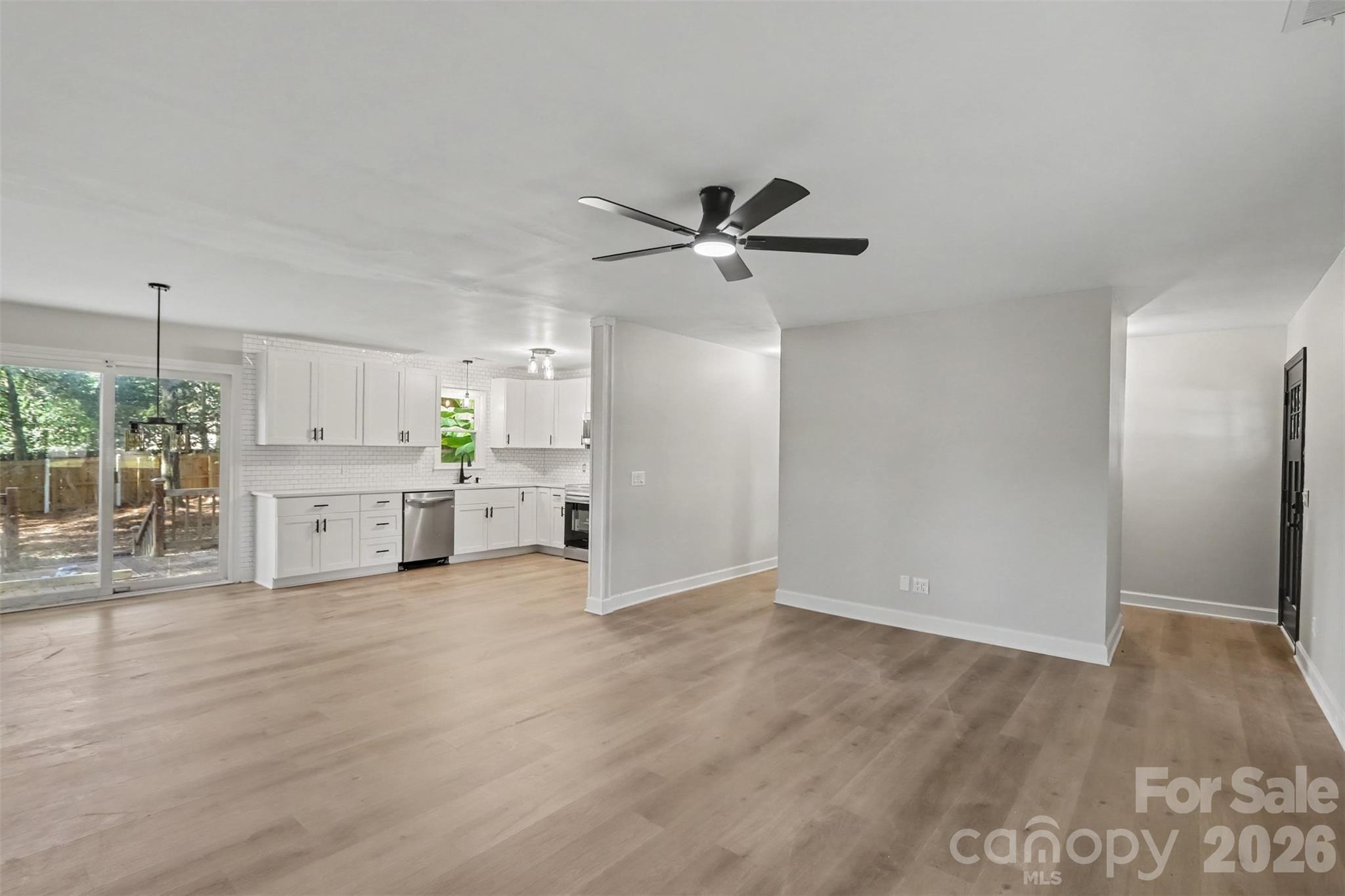 Single Family Residence at 3758 Fieldcrest Circle NW, Concord, photo 2 of 16