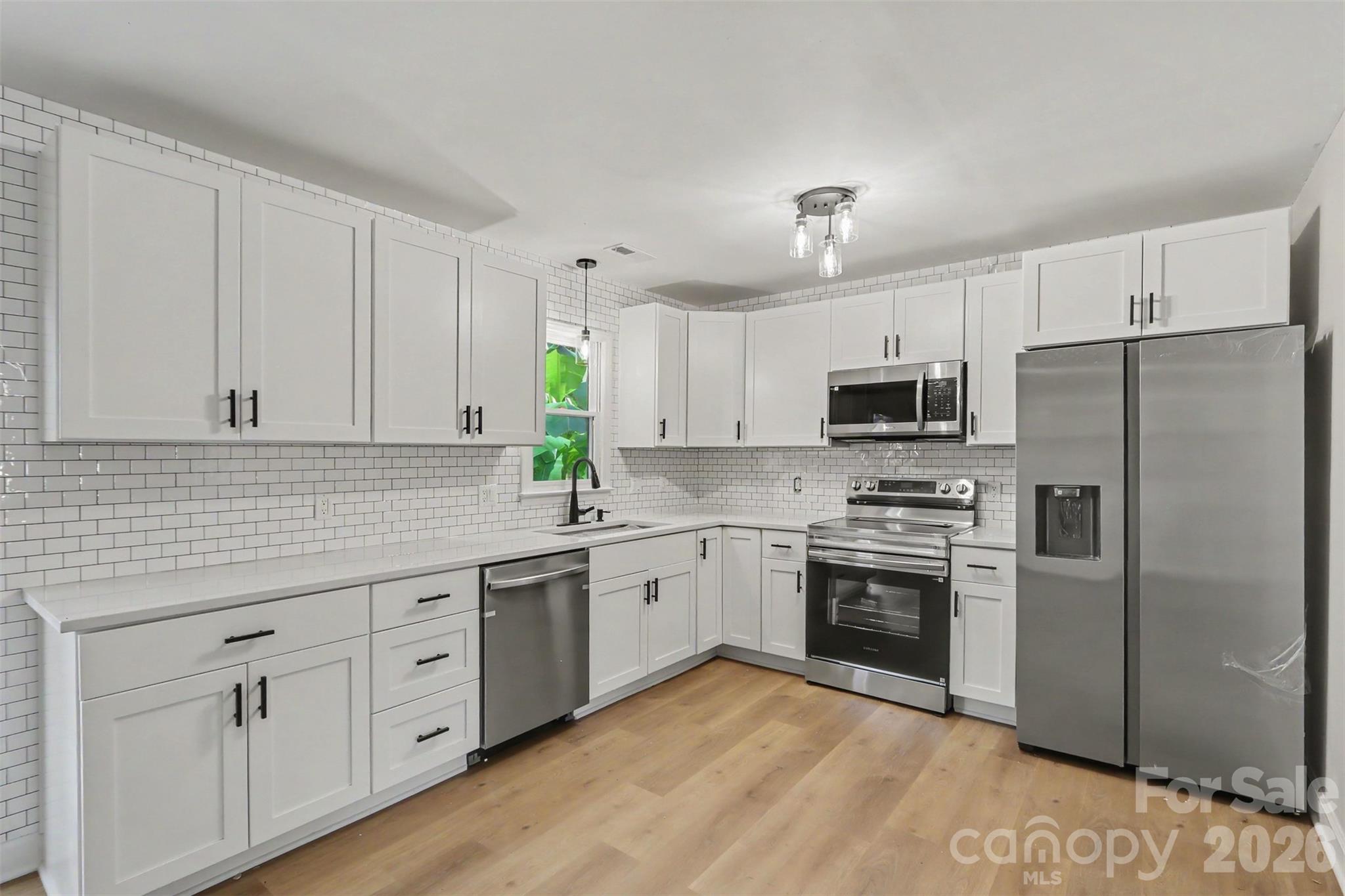 Single Family Residence at 3758 Fieldcrest Circle NW, Concord, photo 7 of 16
