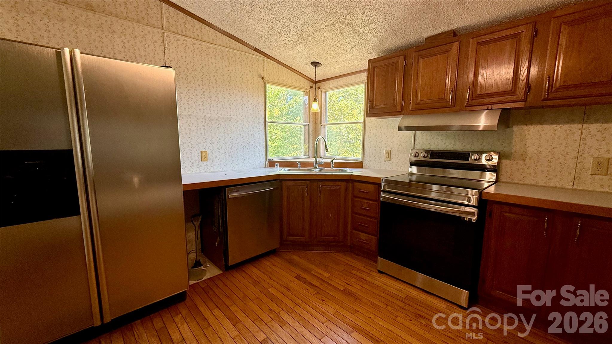 Kitchen - 898 Rock Creek Road, Burnsville
