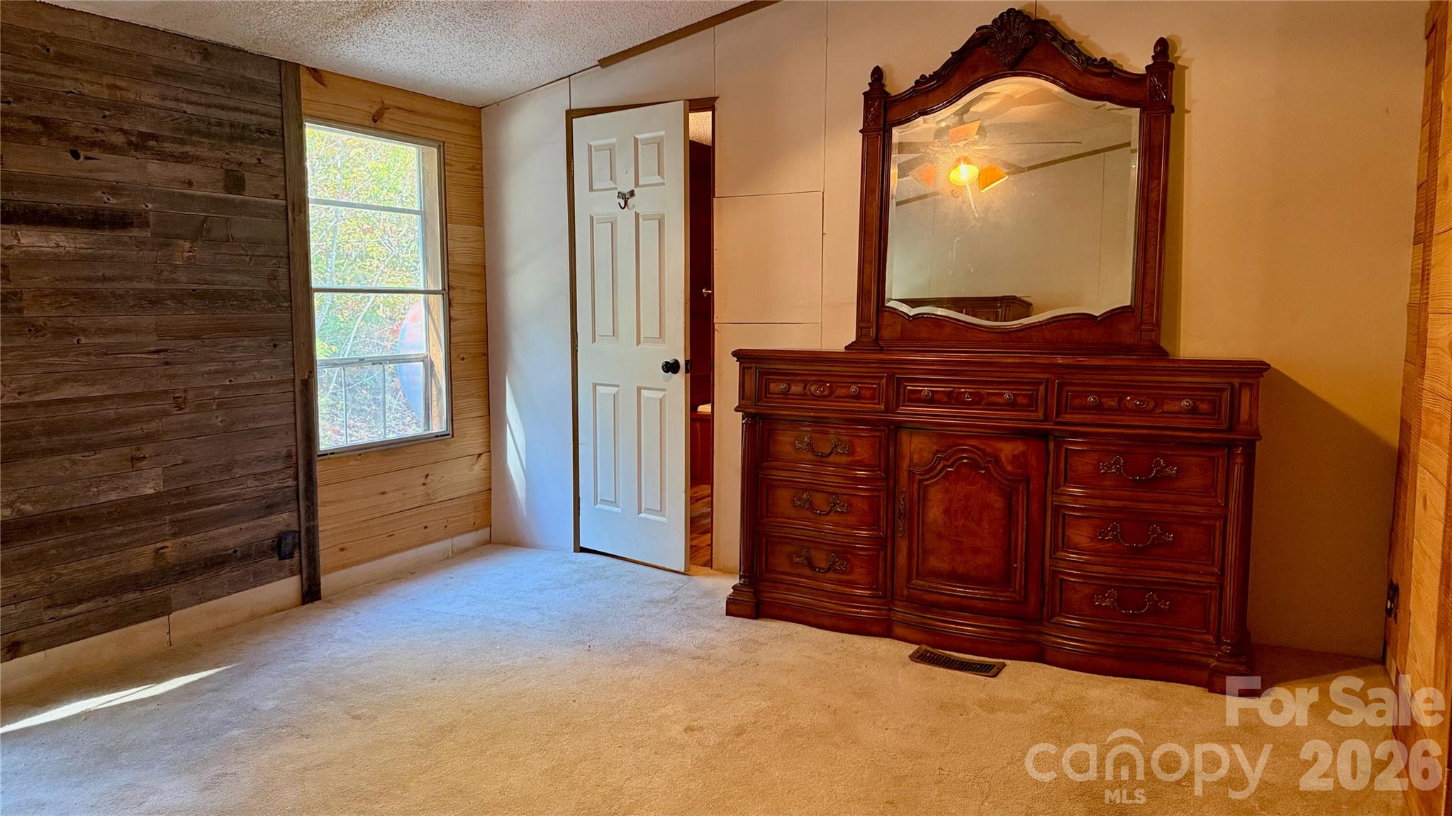 Primary bedroom - 898 Rock Creek Road, Burnsville