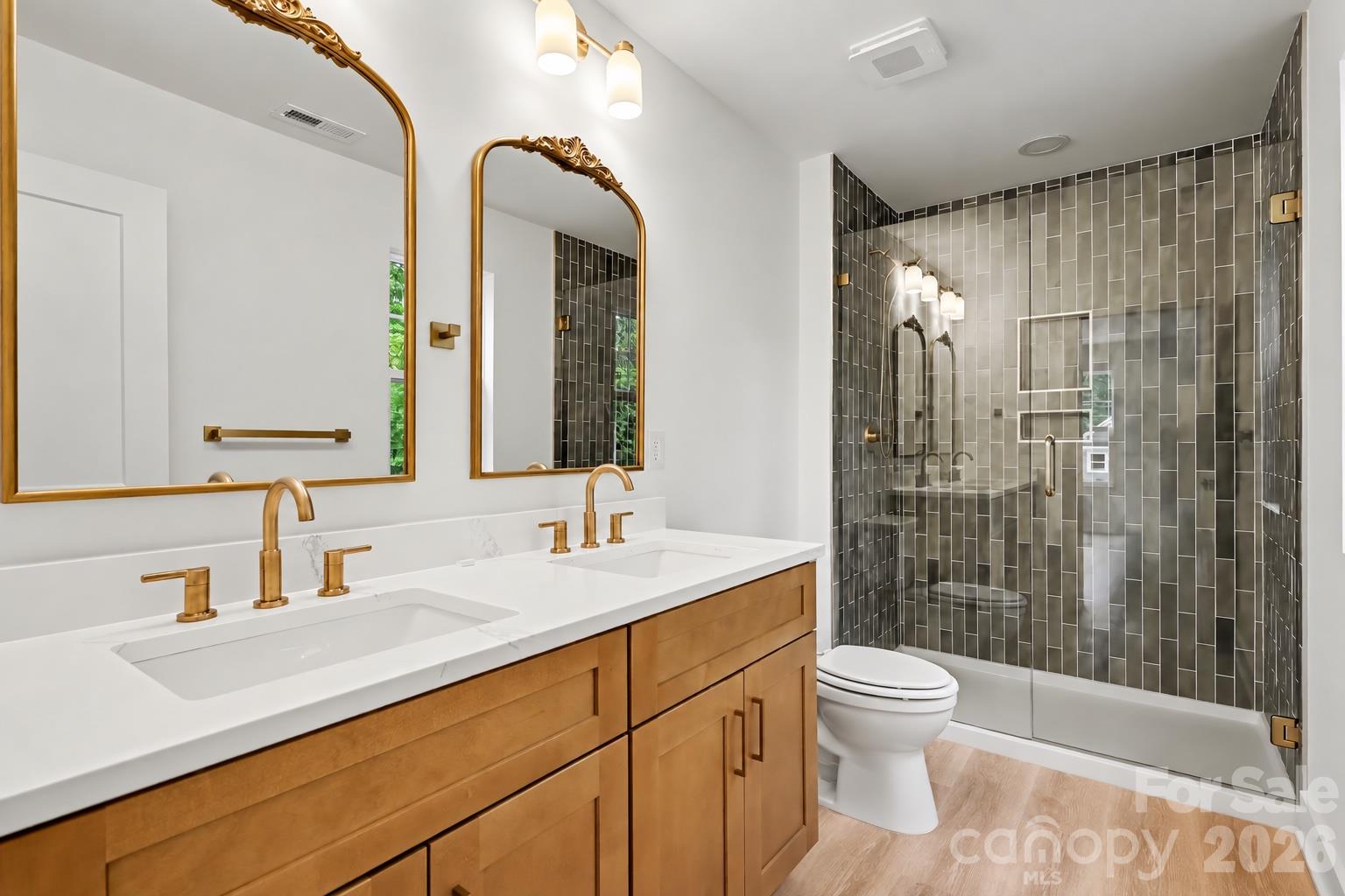 Single Family Residence at 603 W Lewis Street, Dallas, photo 14 of 28