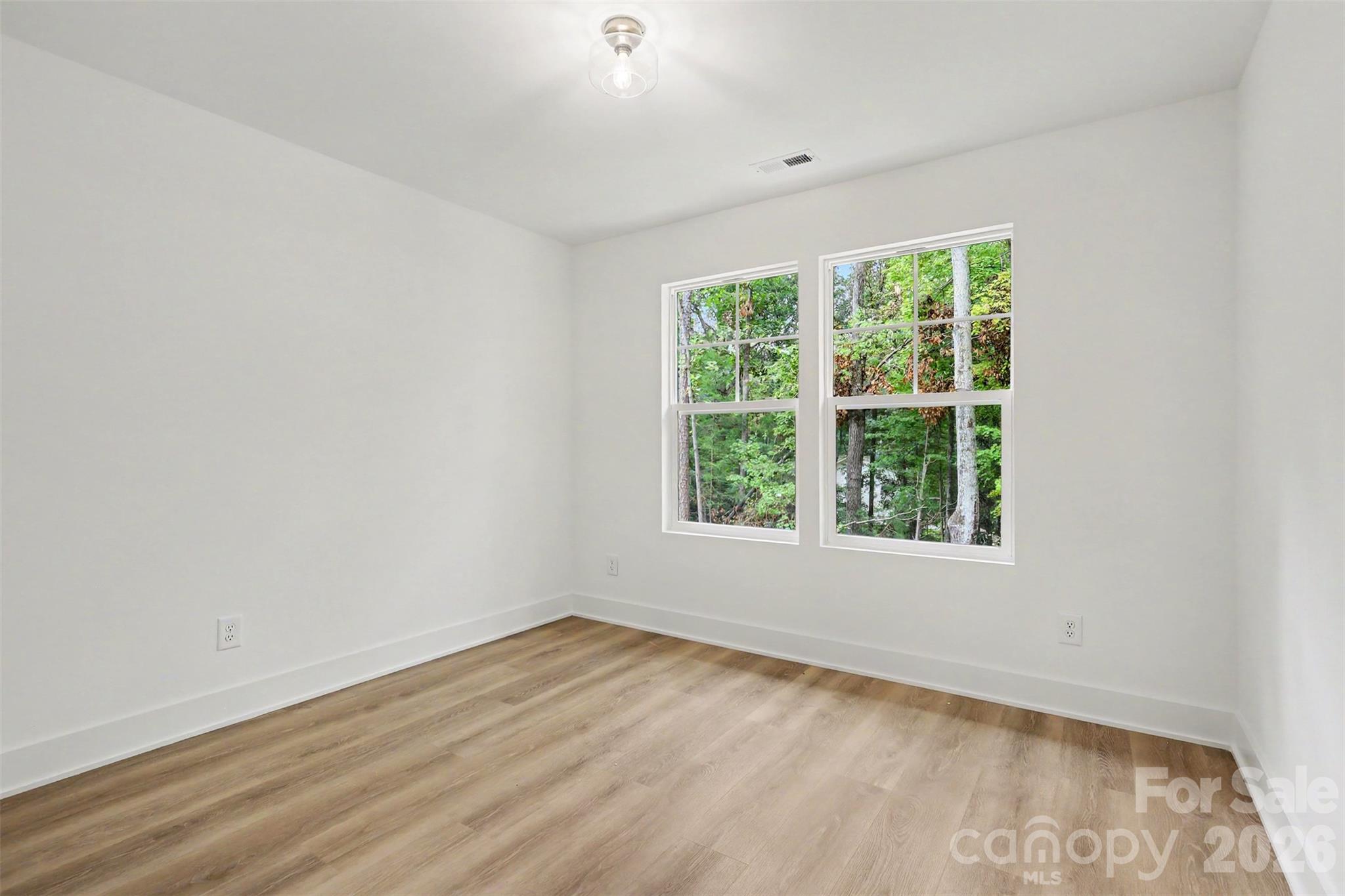 Single Family Residence at 603 W Lewis Street, Dallas, photo 18 of 28