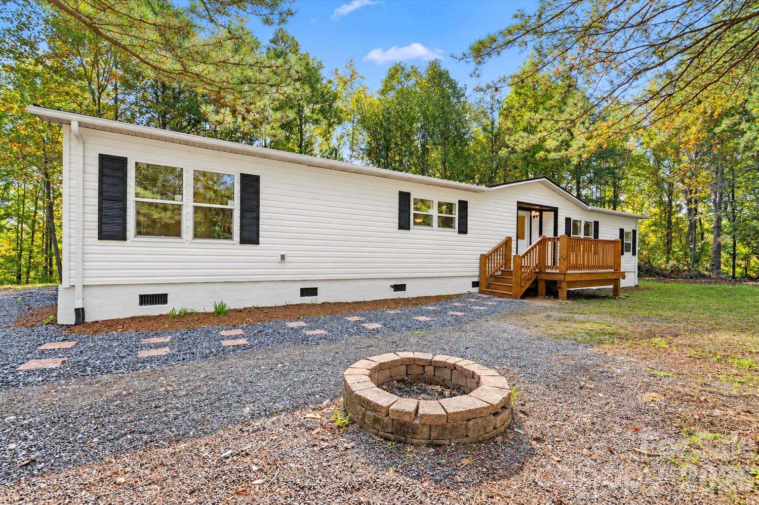 Single Family Residence at 127 Pinnacle Heights Drive, Nebo, photo 5 of 46