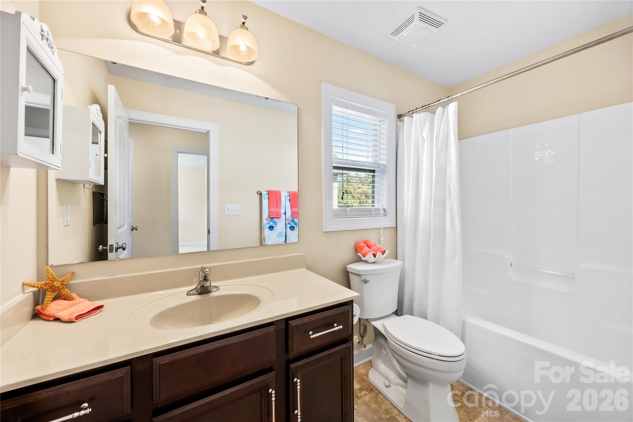 Single Family Residence at 8513 Fairgreen Avenue, Waxhaw, photo 28 of 44