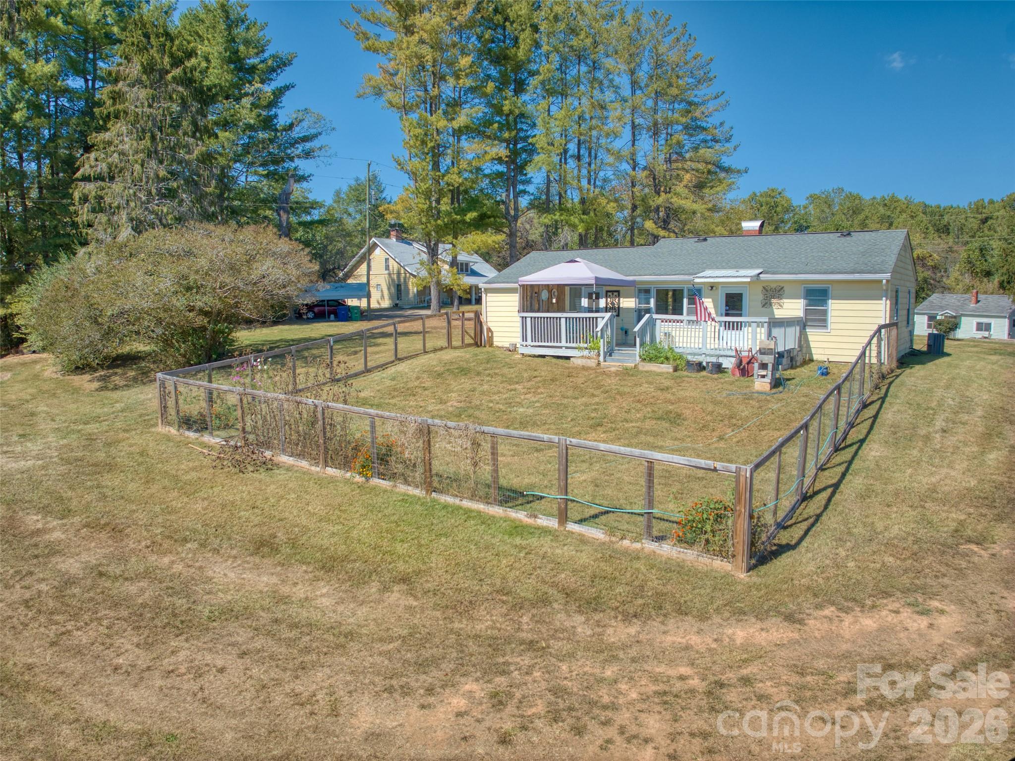 Single Family Residence at 99 Justice Ridge Road, Candler, photo 6 of 33