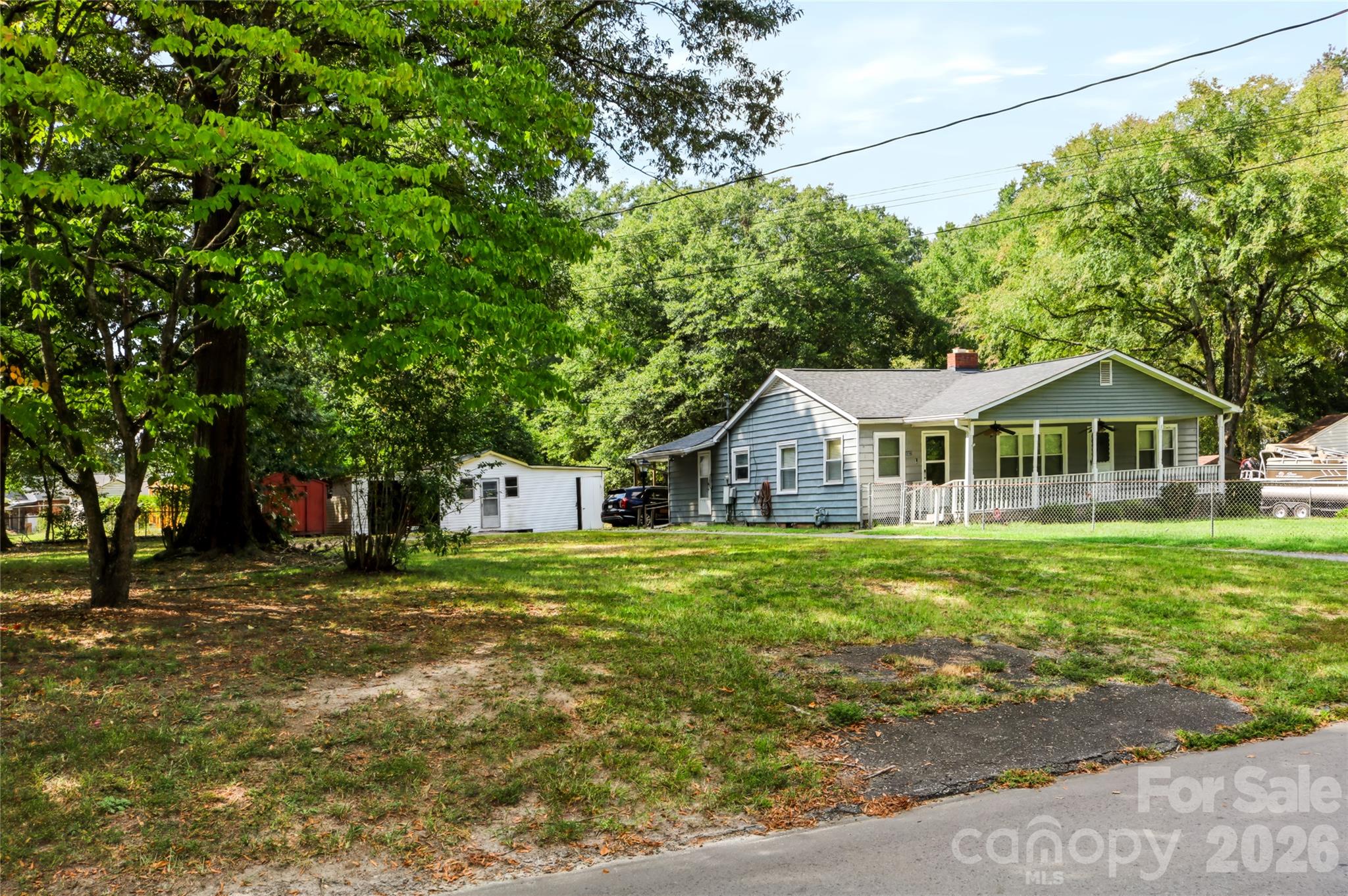 Single Family Residence at 1225 White Lane, Gastonia, photo 6 of 27