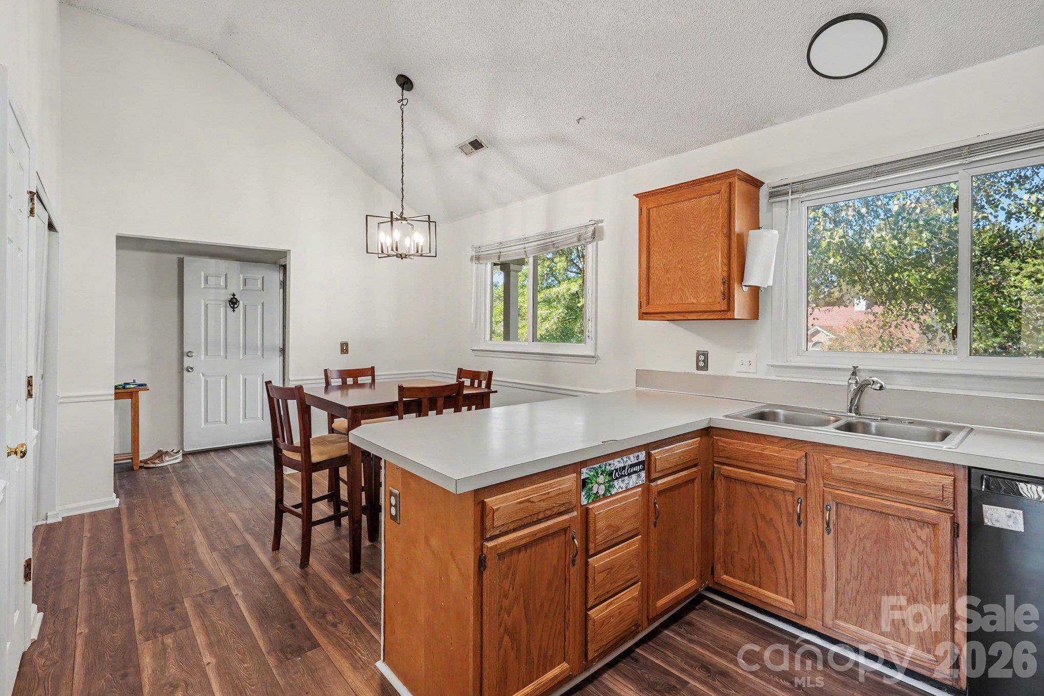 Single Family Residence at 1279 Willowbreeze Court SW, Concord, photo 6 of 25
