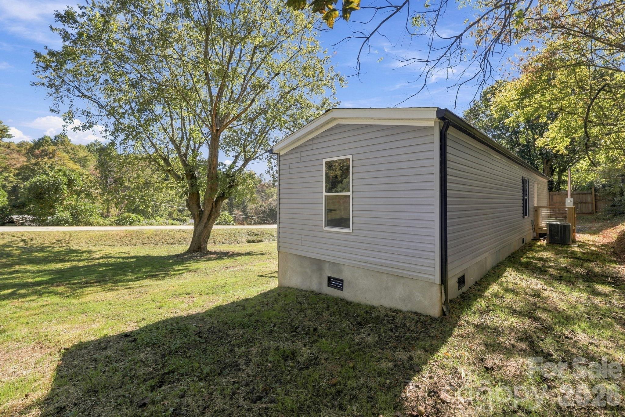 Single Family Residence at 85 Trent Road, Brevard, photo 11 of 37