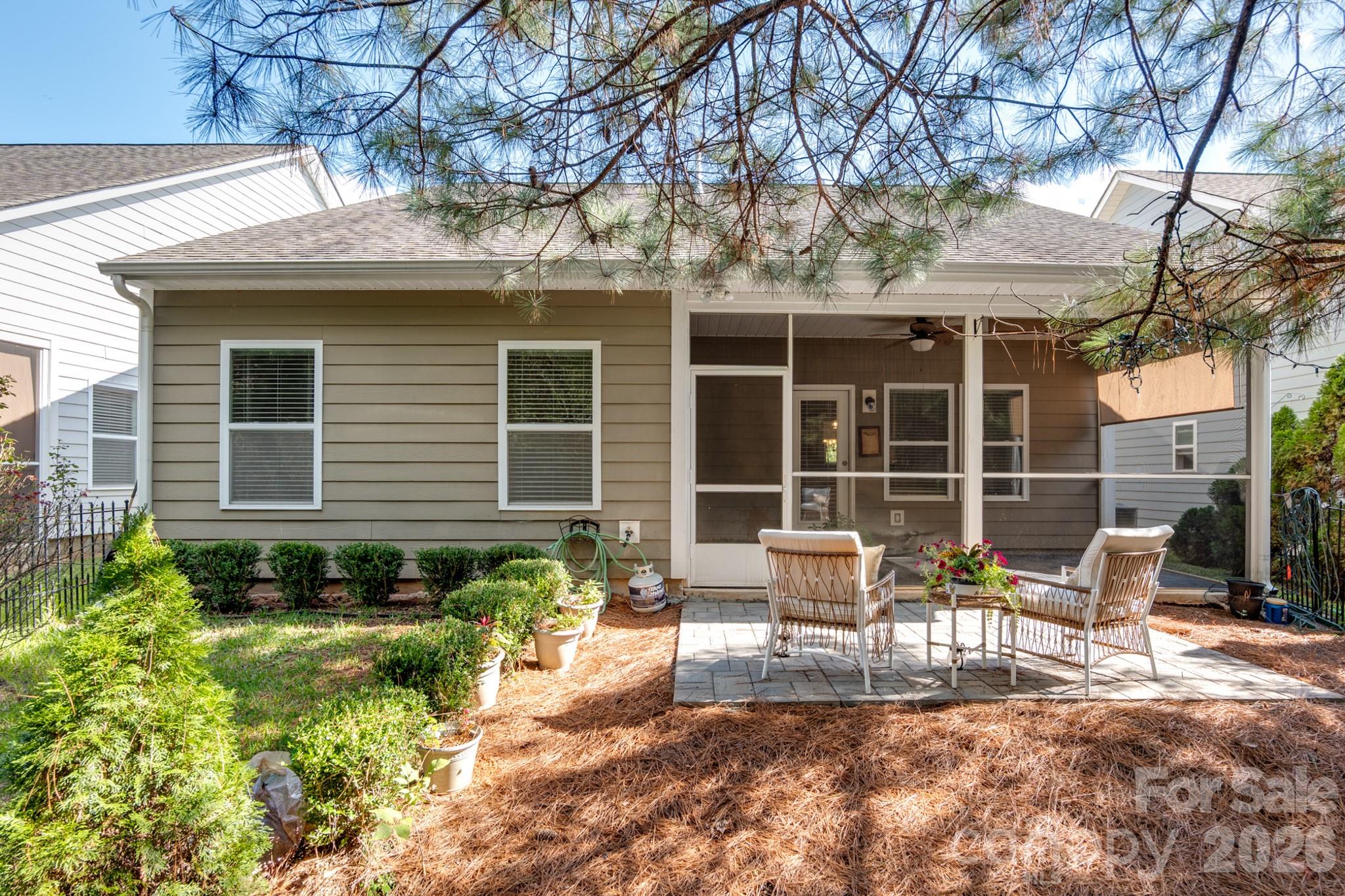 Single Family Residence at 24526 Blue Heron Circle, Lancaster, photo 33 of 42