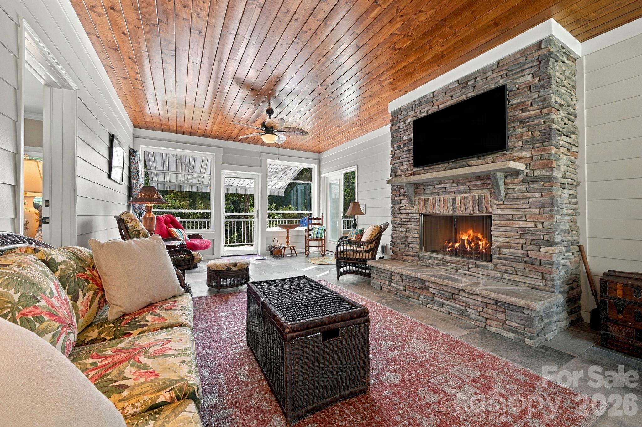 Single Family Residence at 6810 McGalliard Pointe Drive NE, Valdese, photo 20 of 48