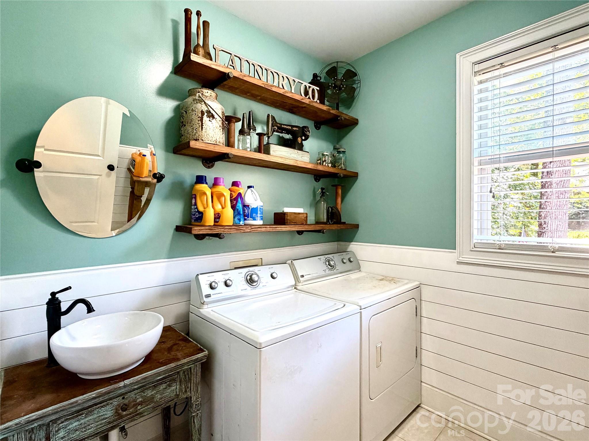 laundry with sink - 129 Big Oak Lane, Statesville
