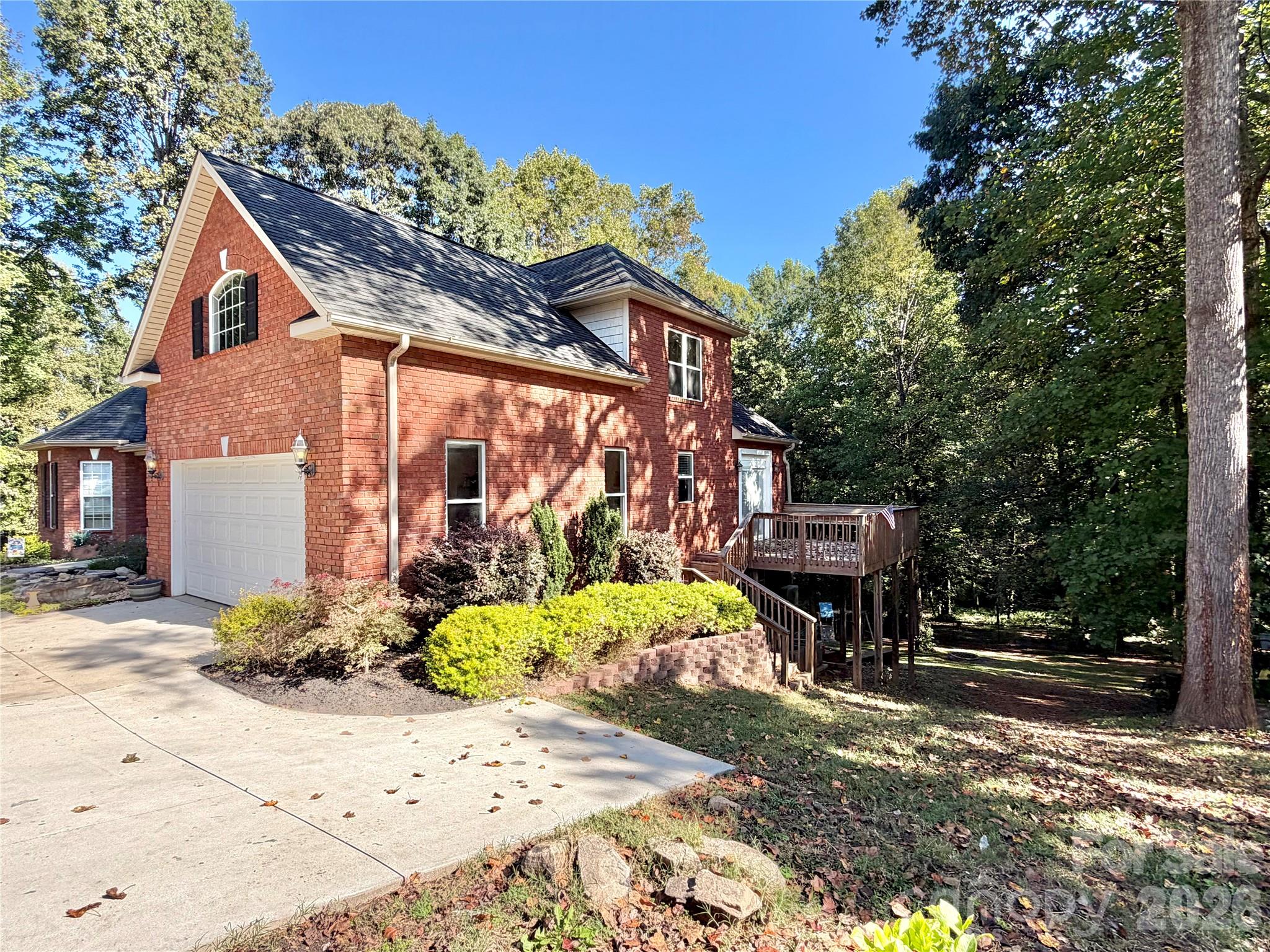 side yard - 129 Big Oak Lane, Statesville