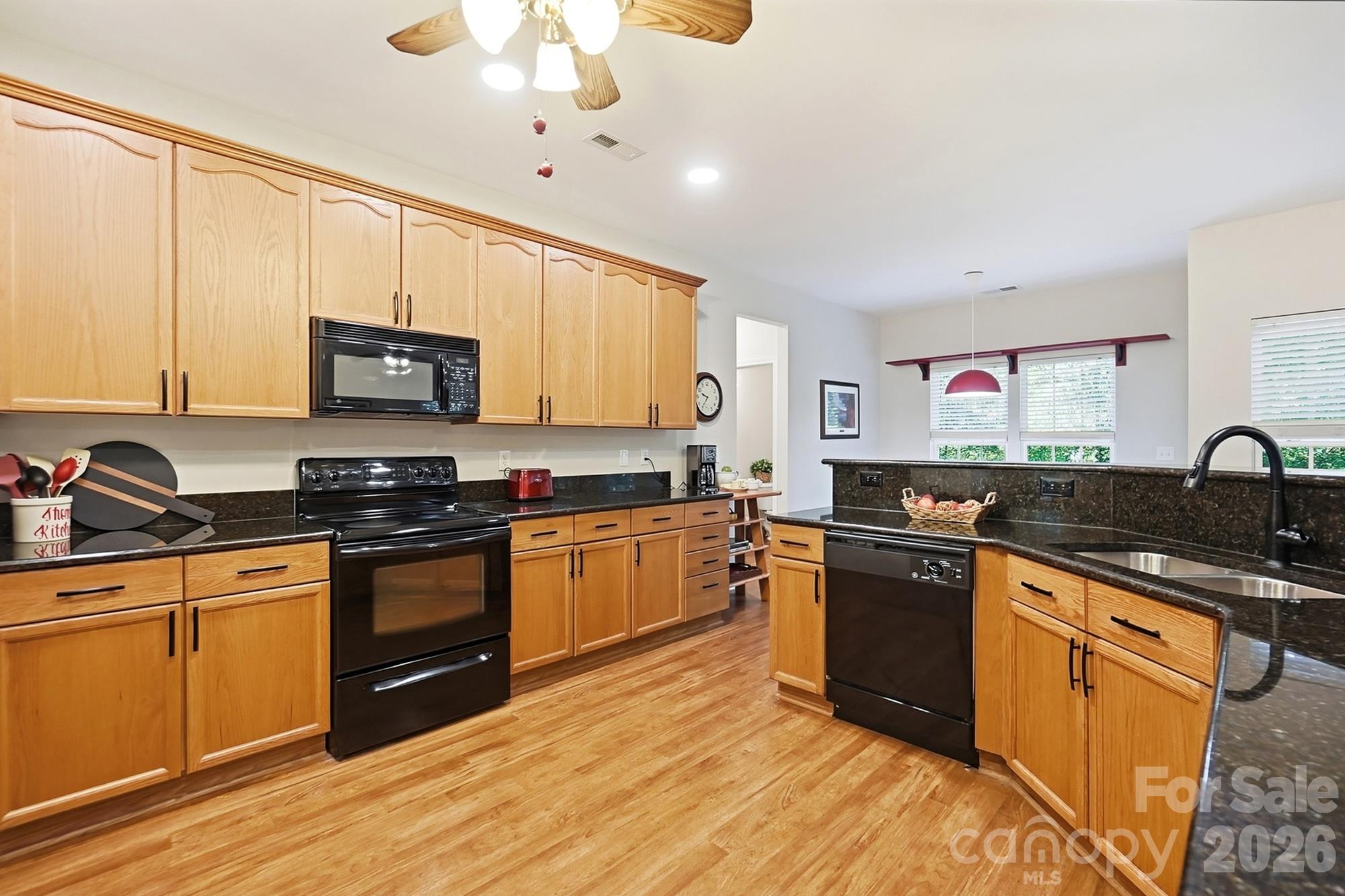 Single Family Residence at 2100 Pineapple Court, Matthews, photo 20 of 54