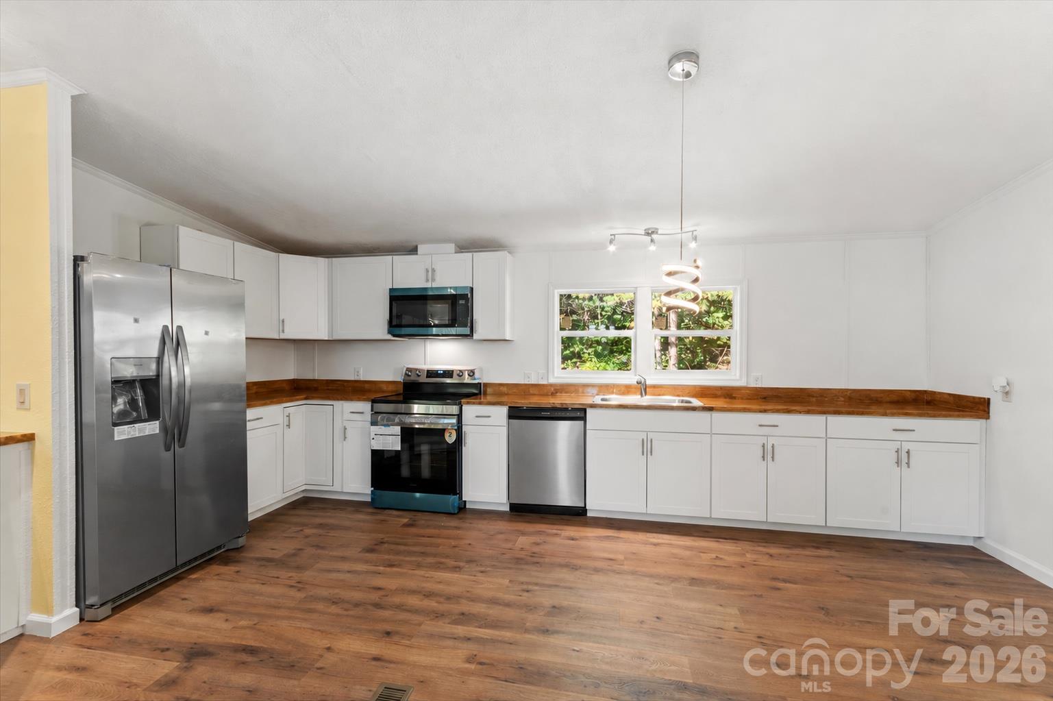 Single Family Residence at 127 Pinnacle Heights Drive, Nebo, photo 16 of 46