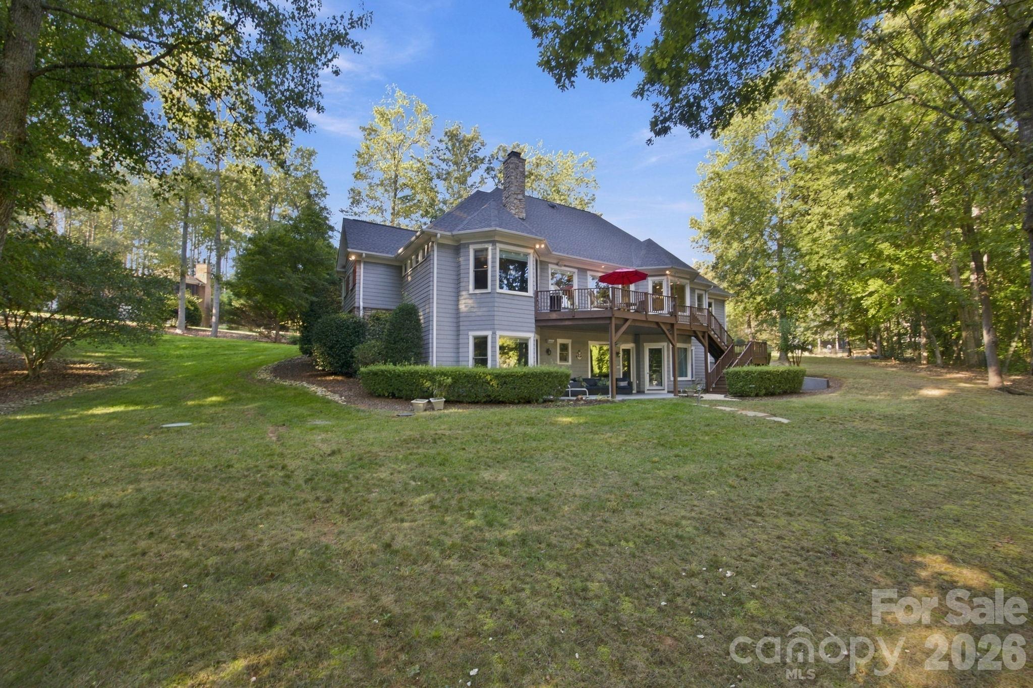 Back of home w/ great yard - 119 Whaling Lane, Mooresville