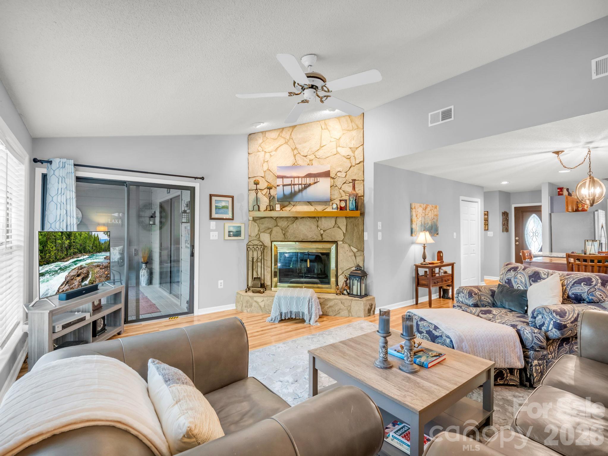 Living Room - 121 Quail Run Court, Lake Lure