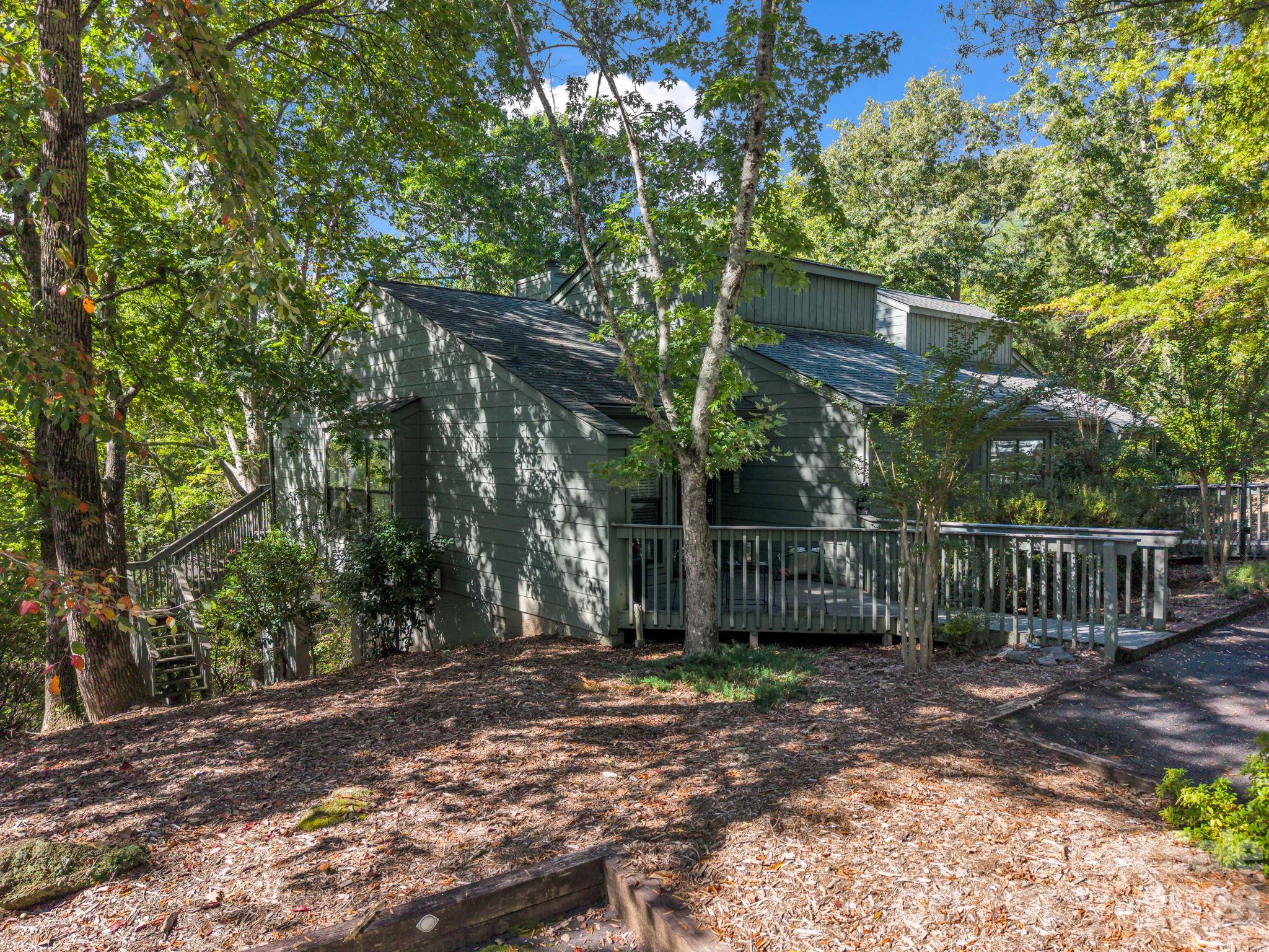 Side of unit - 121 Quail Run Court, Lake Lure