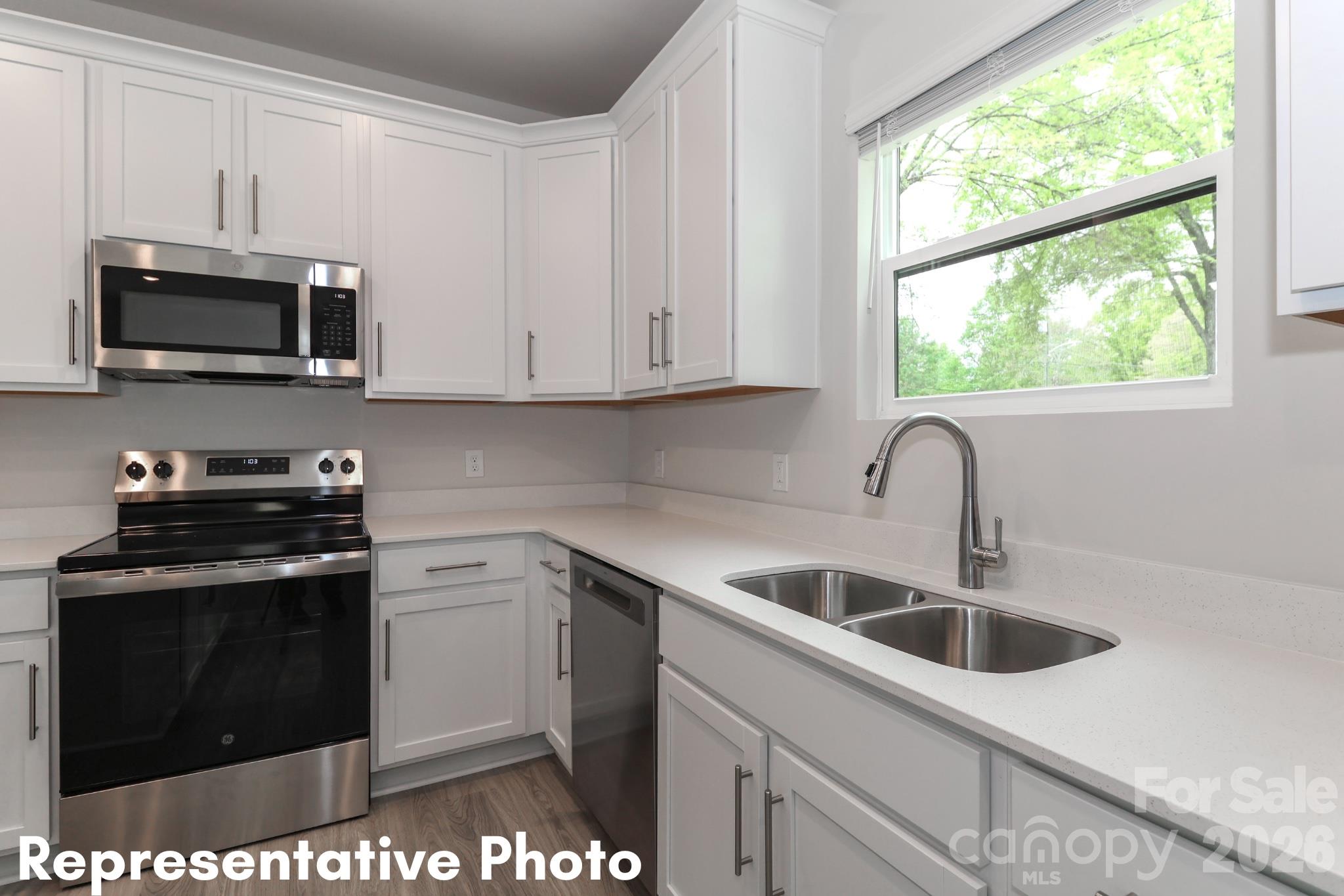 Single Family Residence at 227 Institute Street, Mooresville, photo 3 of 17