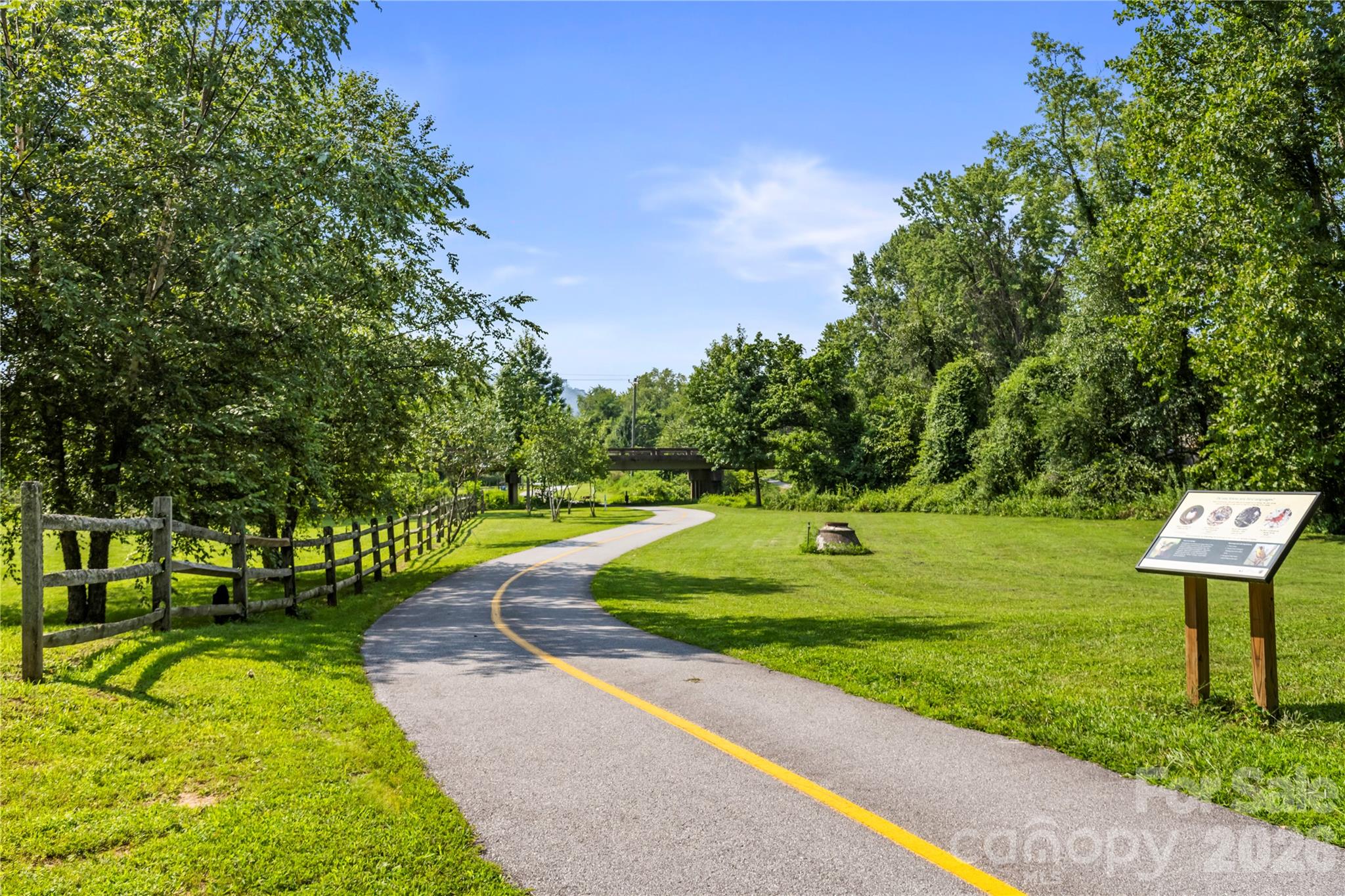 Single Family Residence at 34 Martha Kate Drive, Hendersonville, photo 22 of 33
