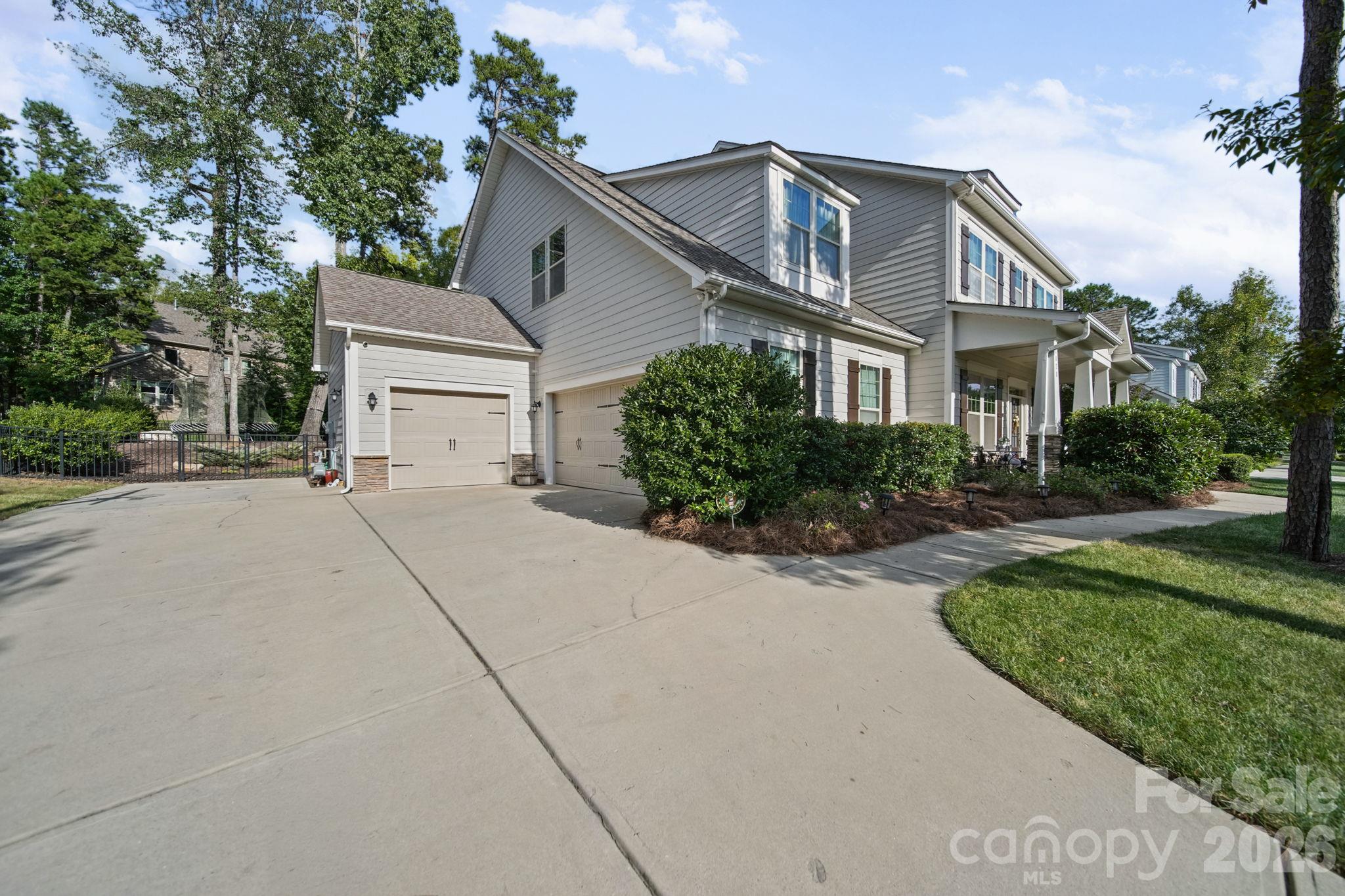 Single Family Residence at 2028 Donovan Drive, Matthews, photo 3 of 48