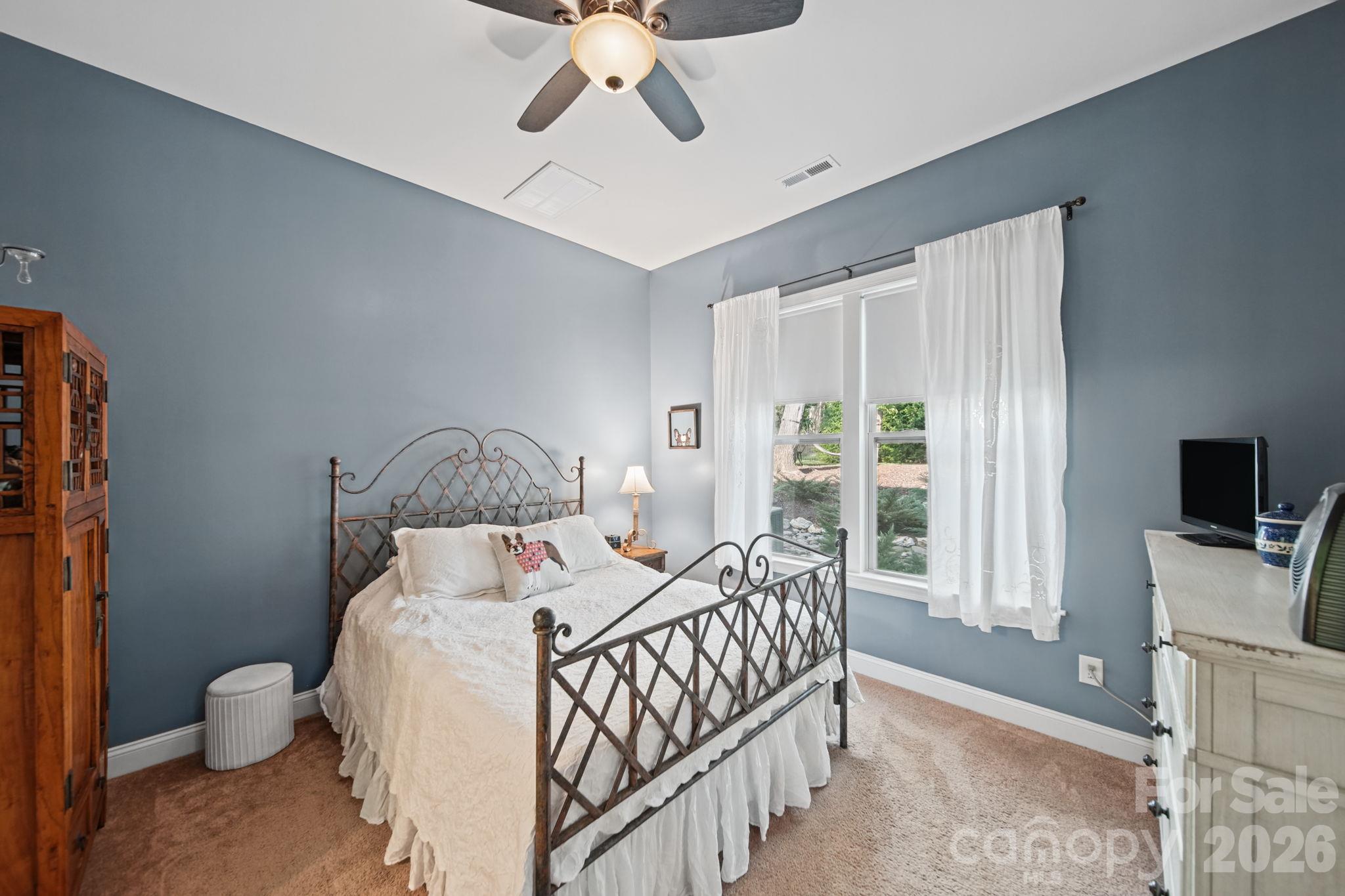 Single Family Residence at 2028 Donovan Drive, Matthews, photo 20 of 48