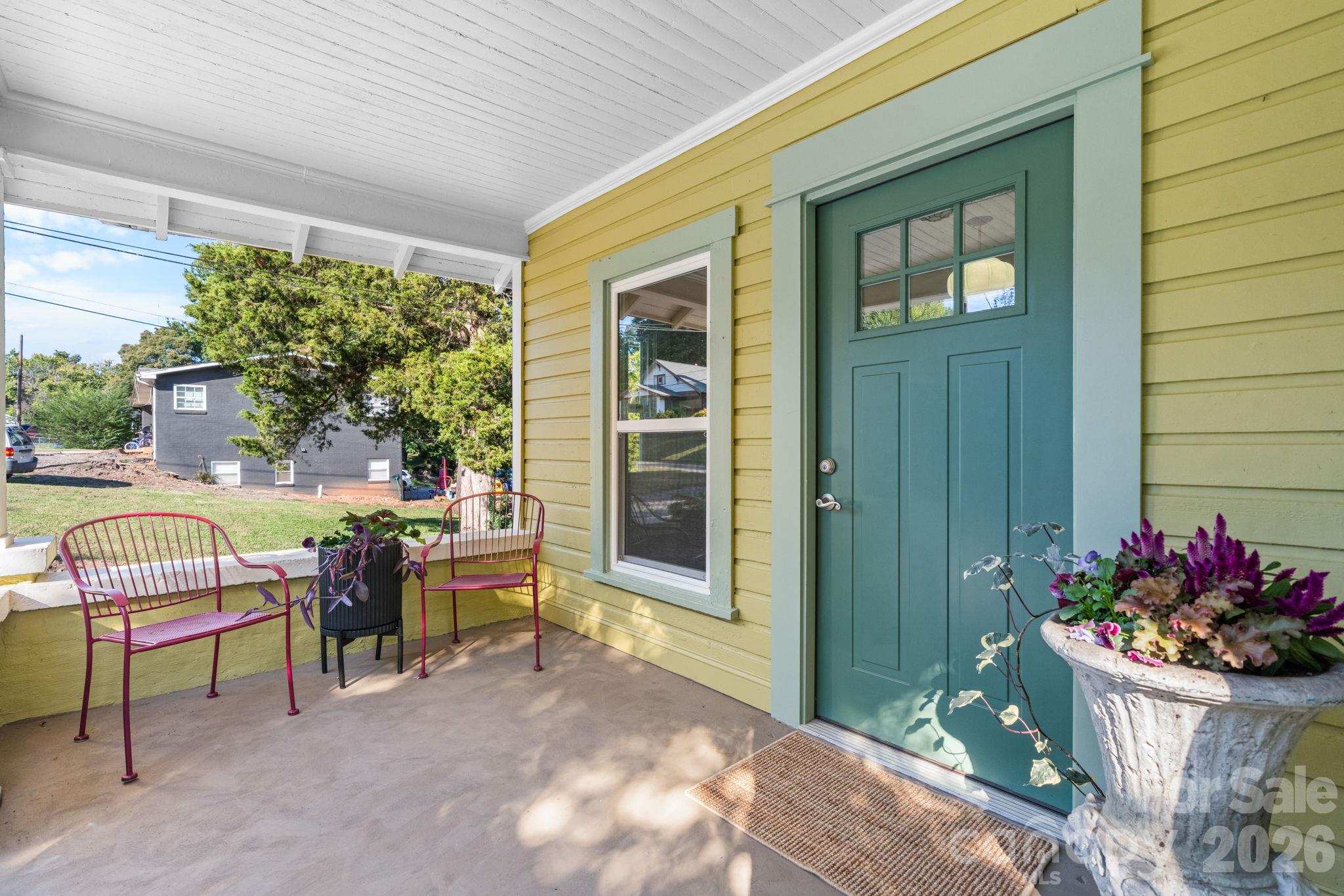 Single Family Residence at 411 4th Street SE, Hickory, photo 3 of 31