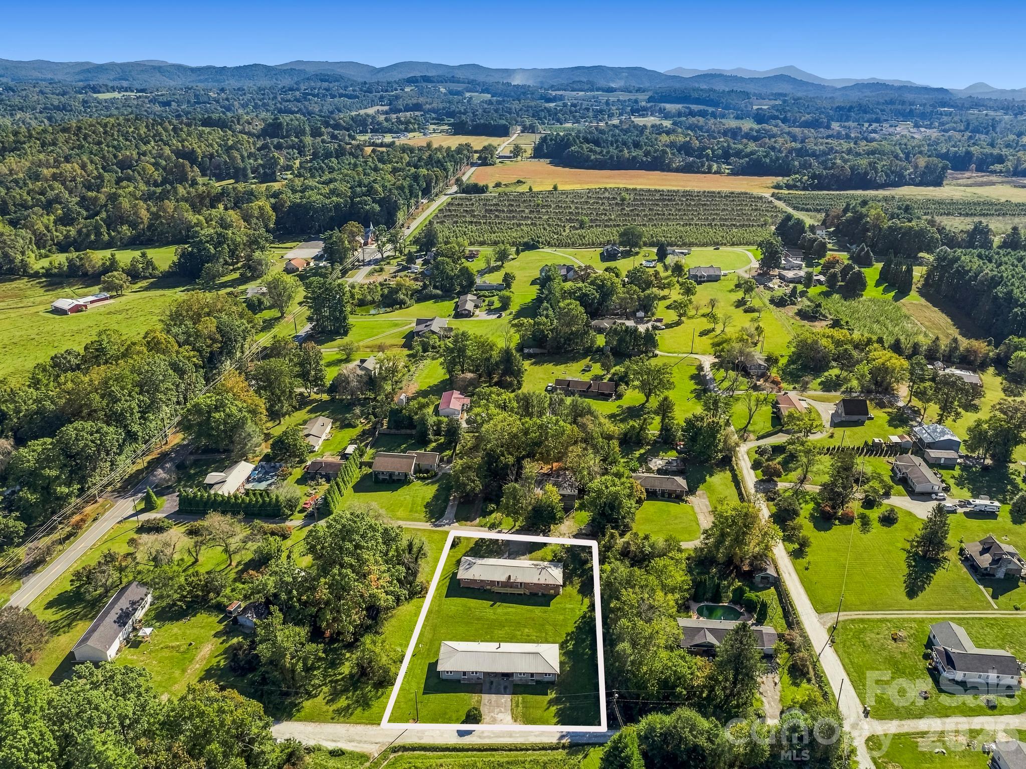 Aerial (Approximate Boundary Lines) - 17 Randolph Avenue, Flat Rock
