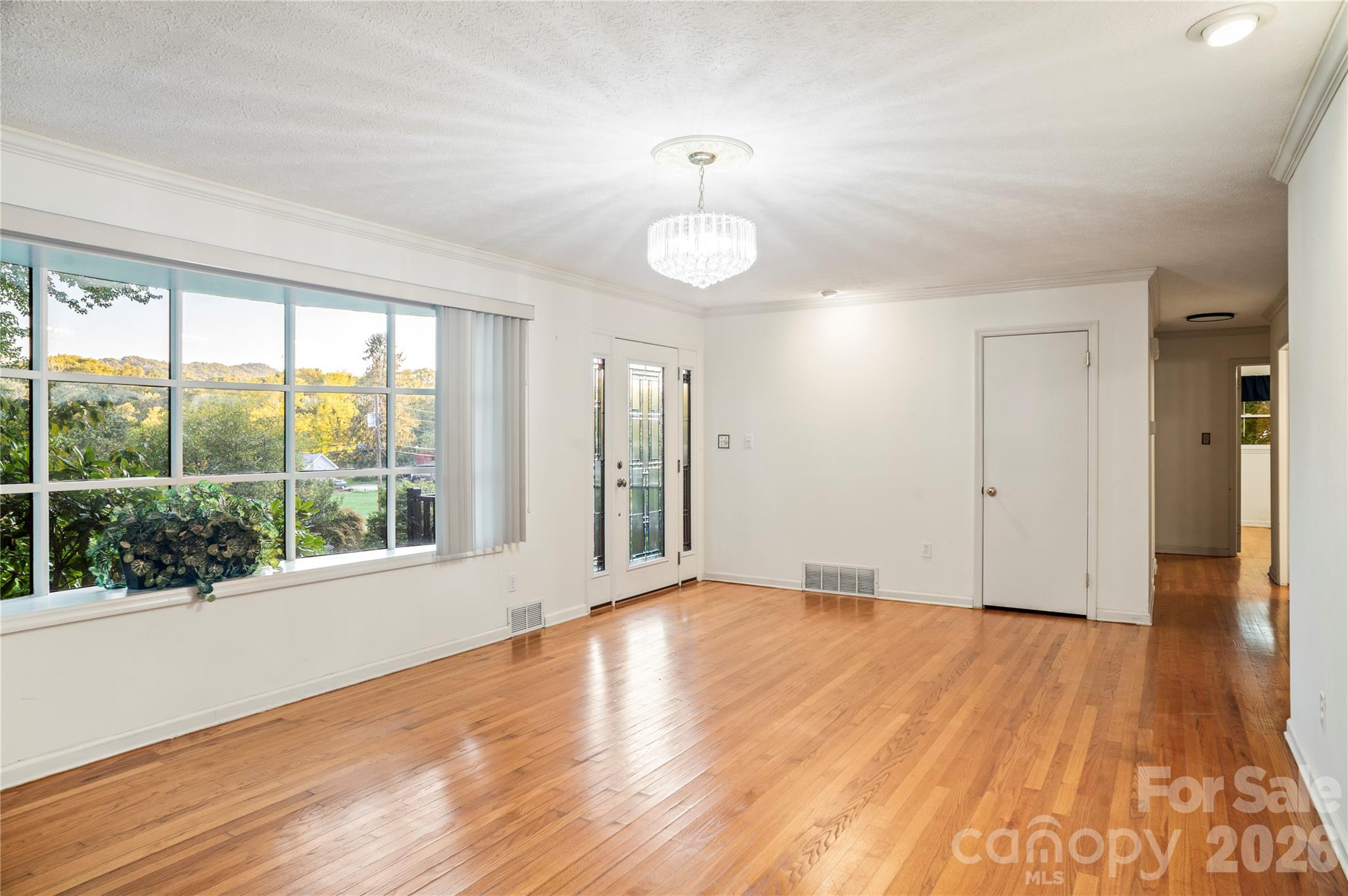 Single Family Residence at 9 Fullam Drive, Arden, photo 12 of 46