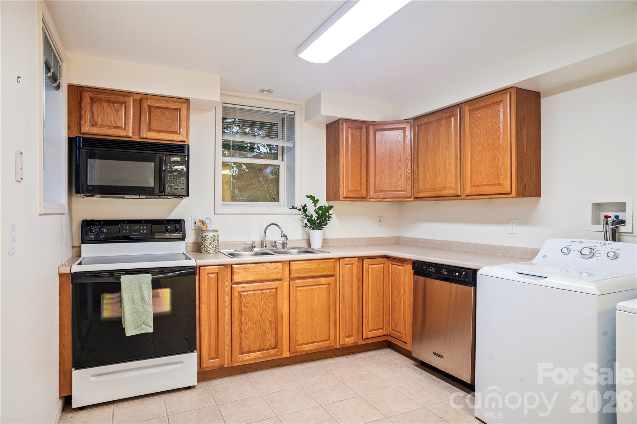 Single Family Residence at 9 Fullam Drive, Arden, photo 37 of 46