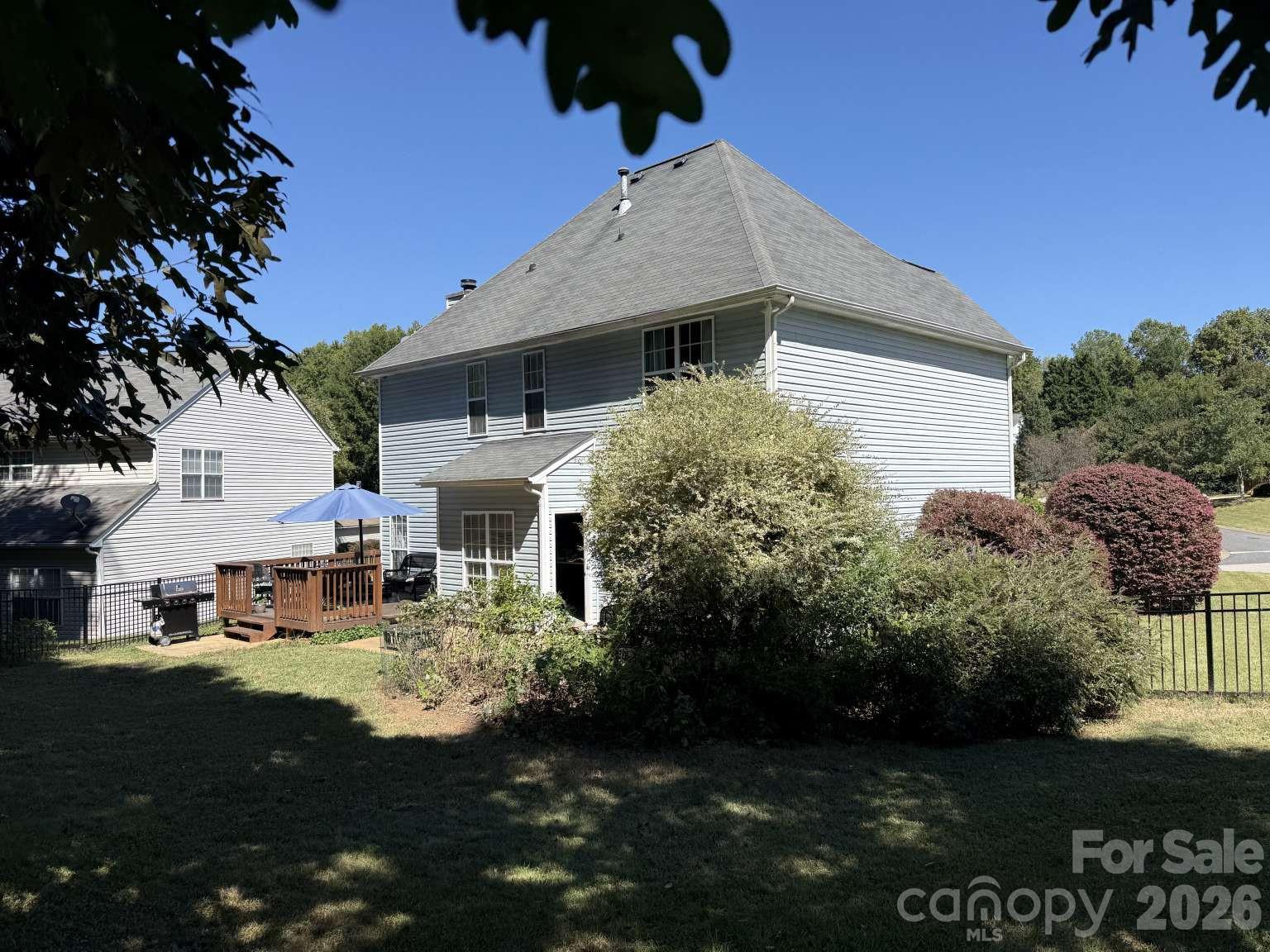 Single Family Residence at 715 W Cheval Drive, Fort Mill, photo 5 of 31
