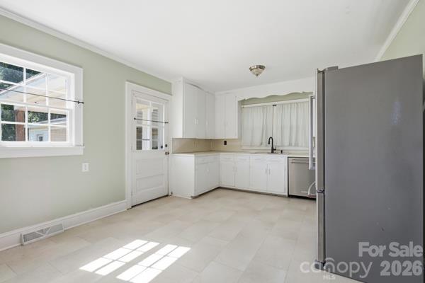 Single Family Residence at 1411 Reid Street, Statesville, photo 7 of 27