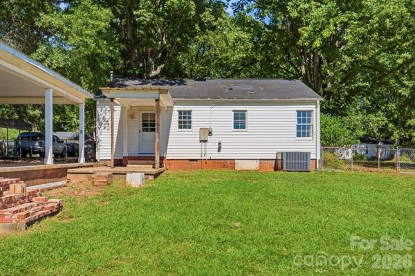 Single Family Residence at 1411 Reid Street, Statesville, photo 21 of 27