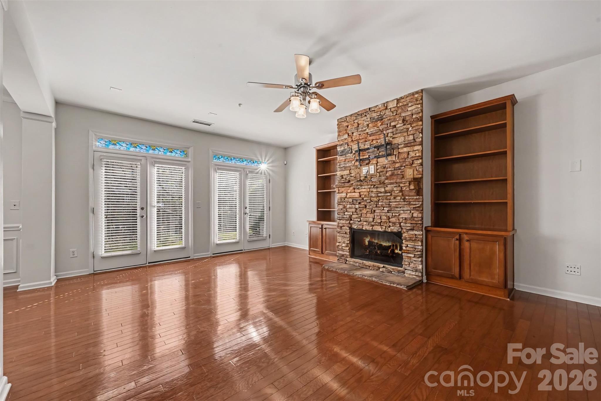 Townhouse at 114 Inlet Point Drive, Tega Cay, photo 6 of 37