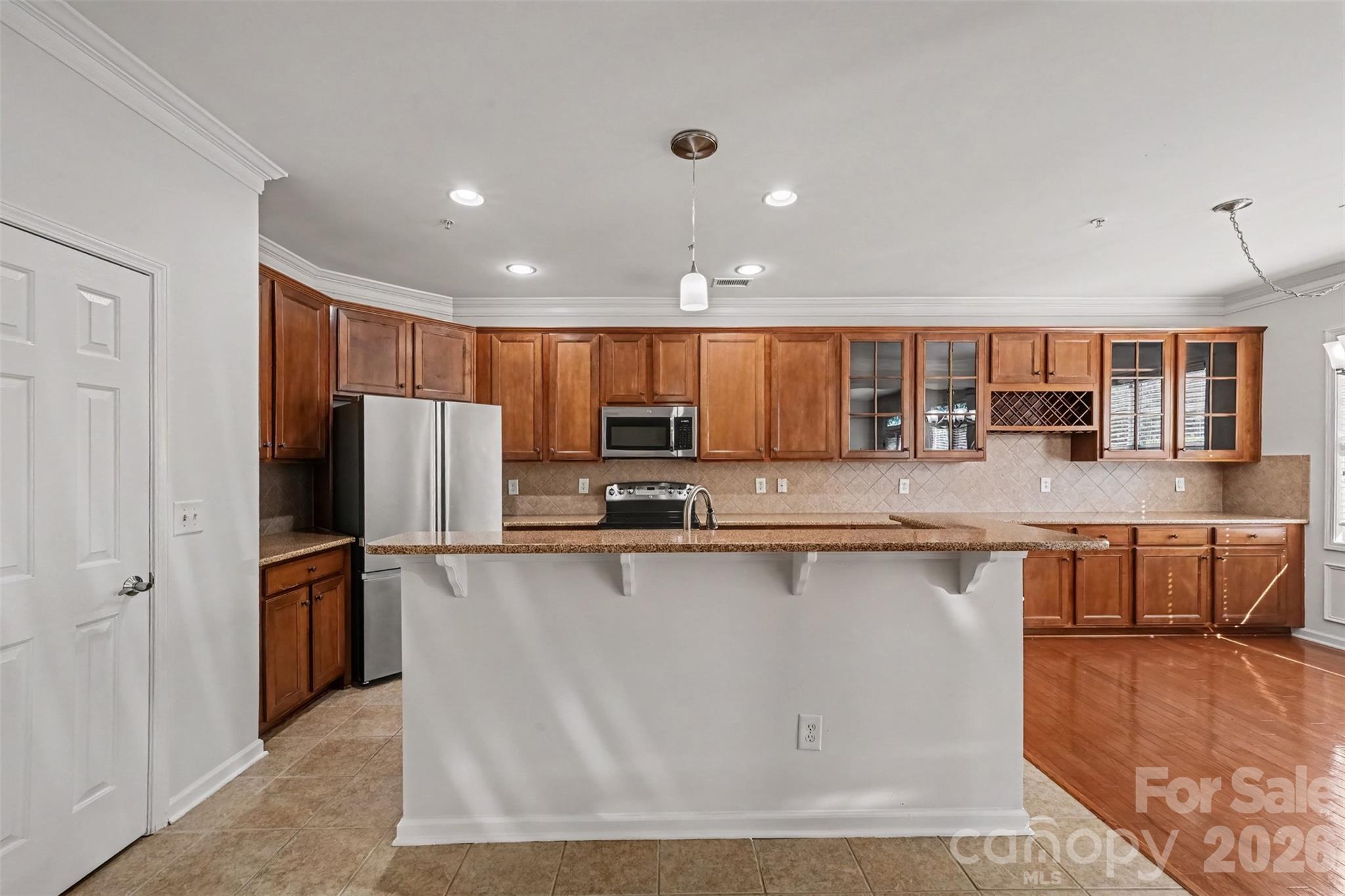 Townhouse at 114 Inlet Point Drive, Tega Cay, photo 10 of 37