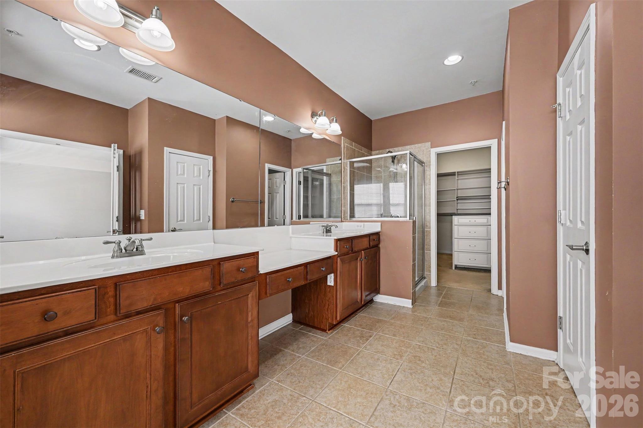 Townhouse at 114 Inlet Point Drive, Tega Cay, photo 17 of 37
