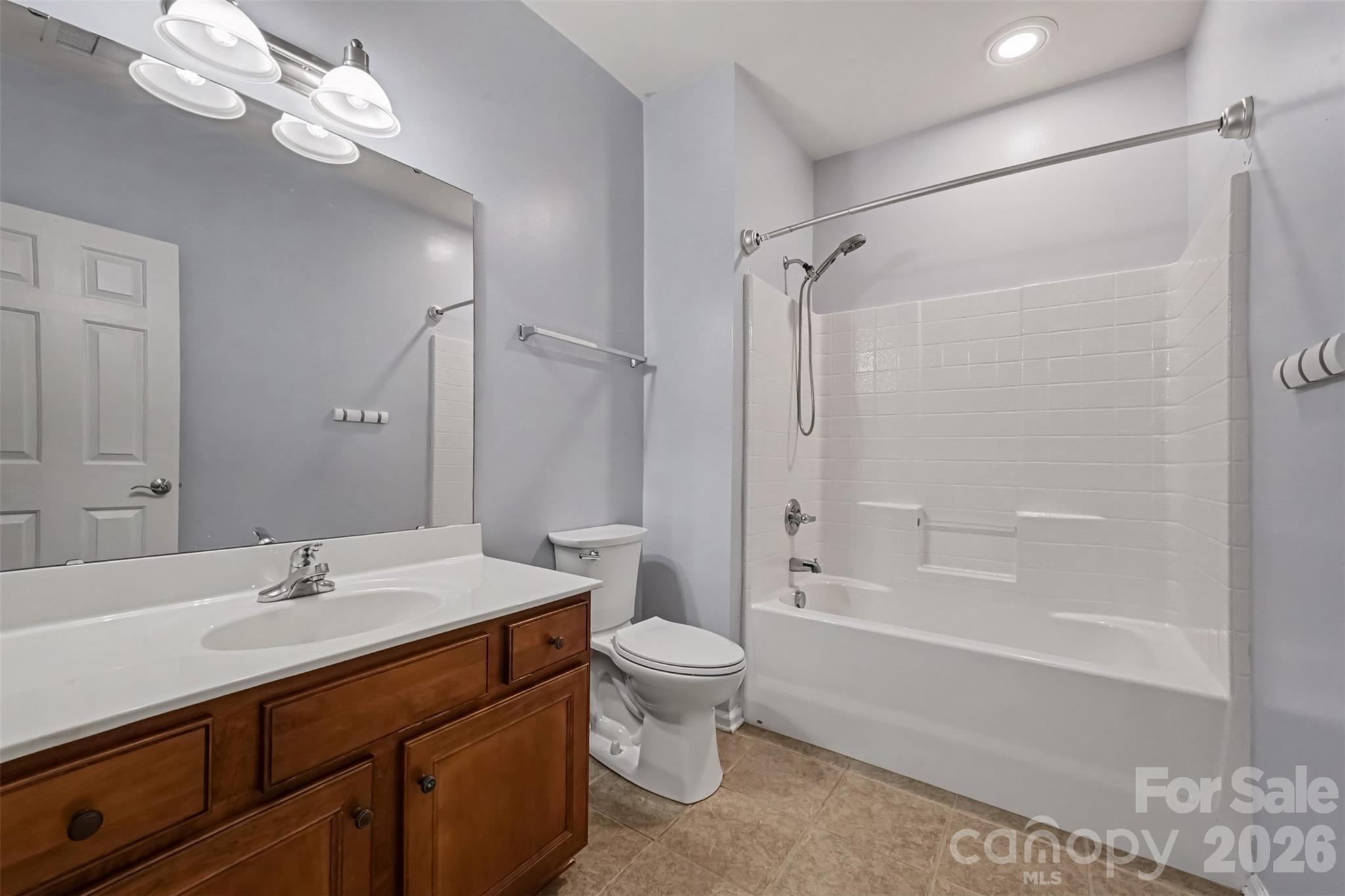 Townhouse at 114 Inlet Point Drive, Tega Cay, photo 23 of 37