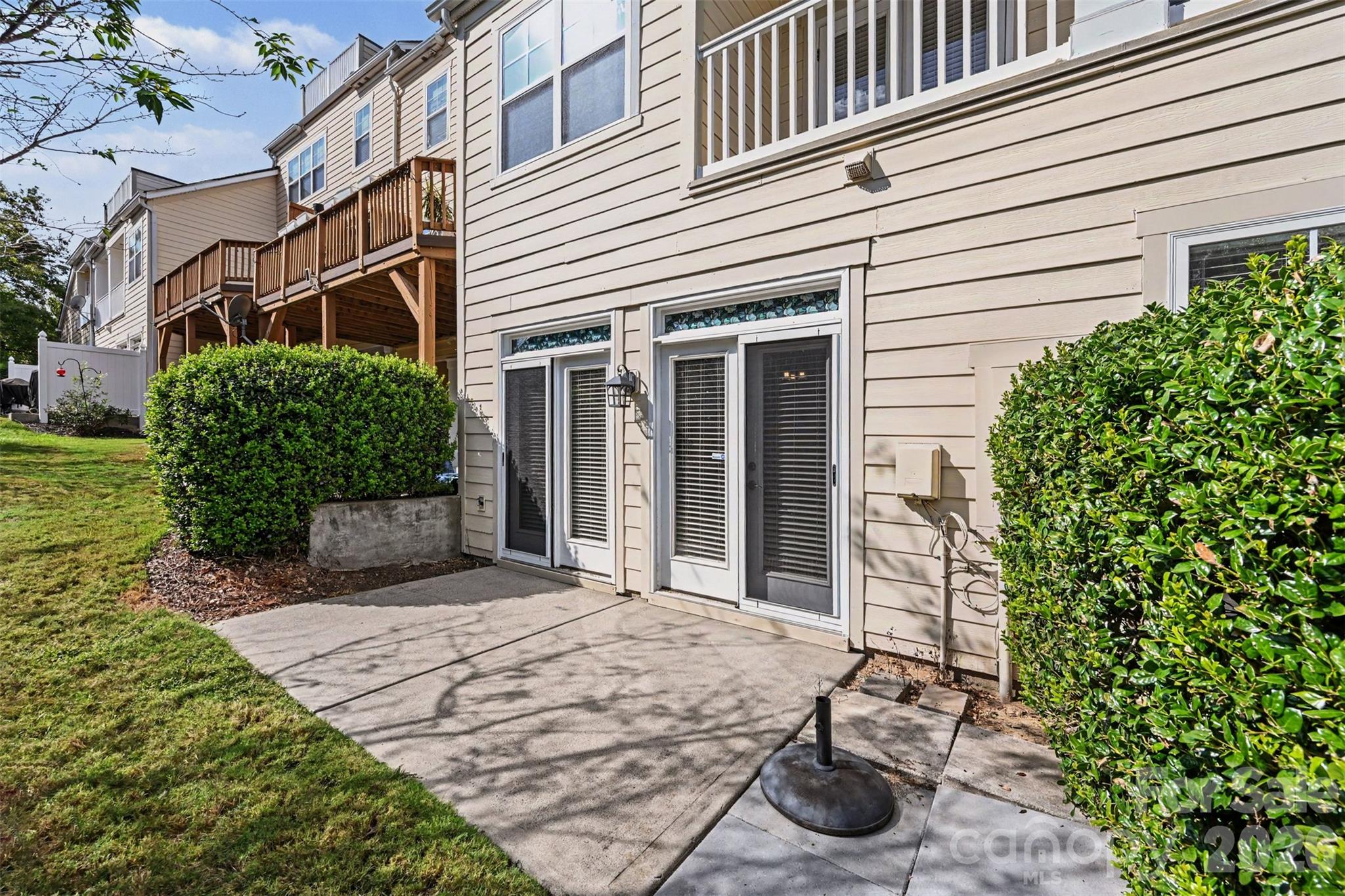 Townhouse at 114 Inlet Point Drive, Tega Cay, photo 26 of 37