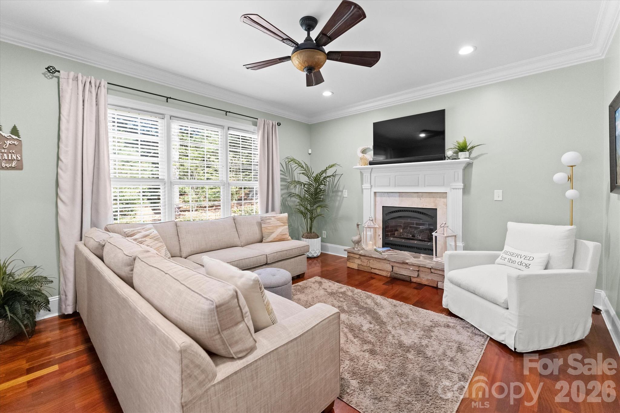 Main level sitting room - 4552 Sawgrass Court, Denver