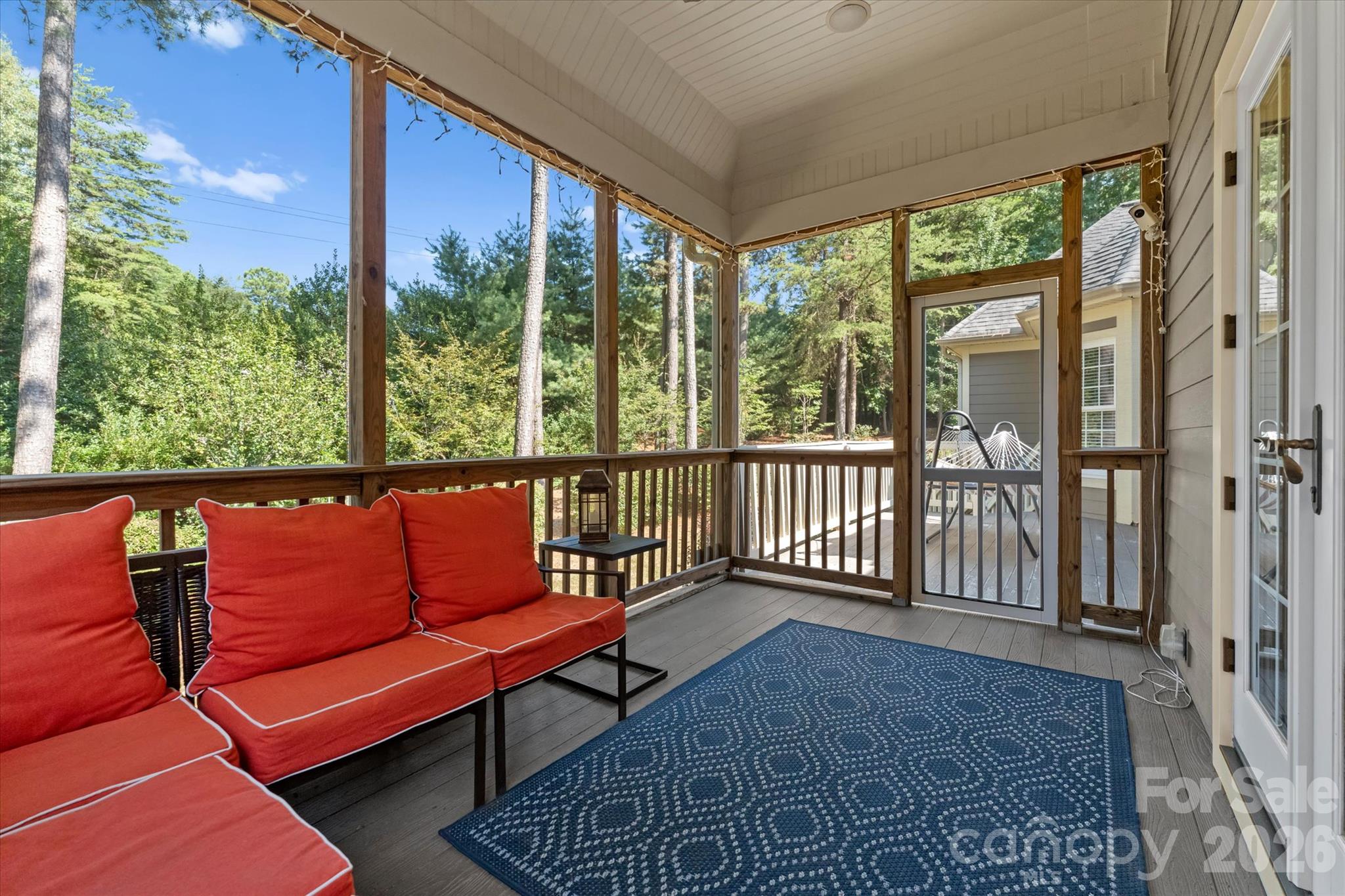 Screened porch and side deck - 4552 Sawgrass Court, Denver