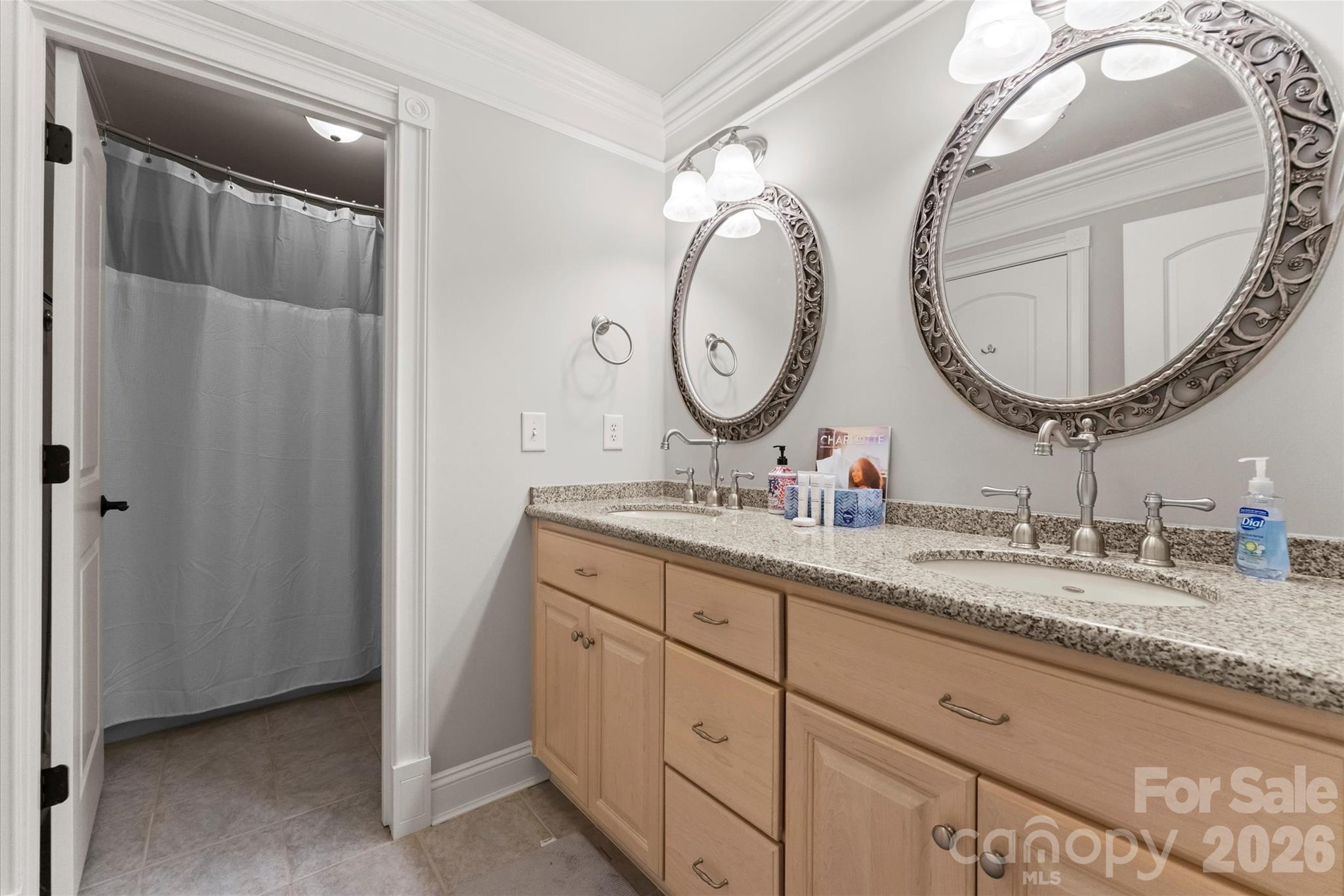 Full bath 3 (upper level) - 4552 Sawgrass Court, Denver